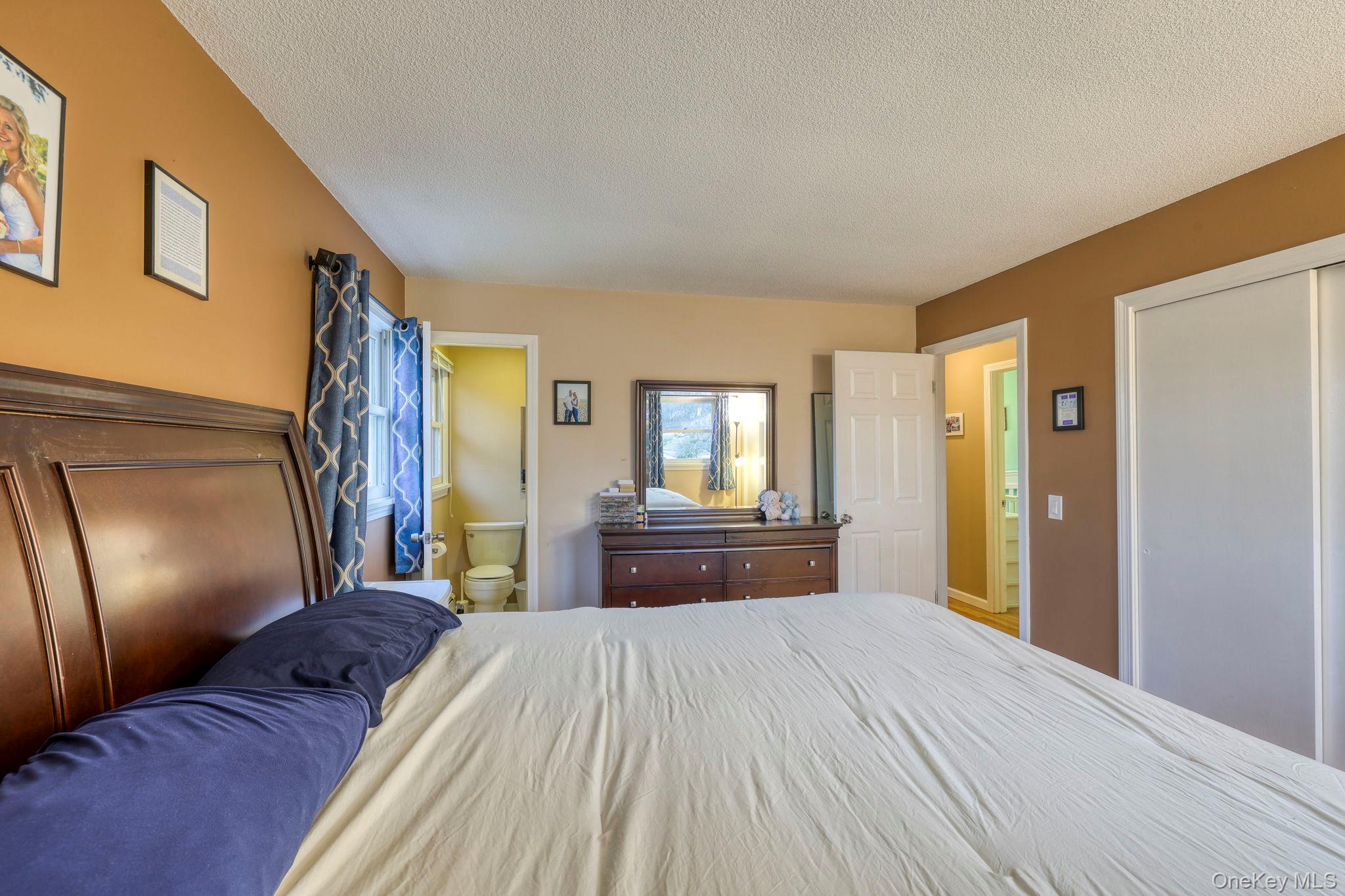 19 Eastwood Rd, Danbury, NY 06811