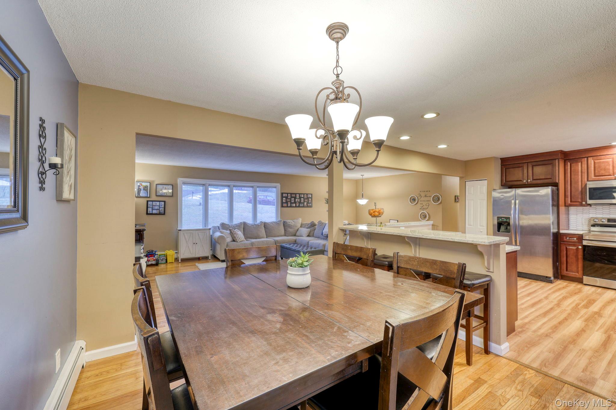 19 Eastwood Rd, Danbury, NY 06811