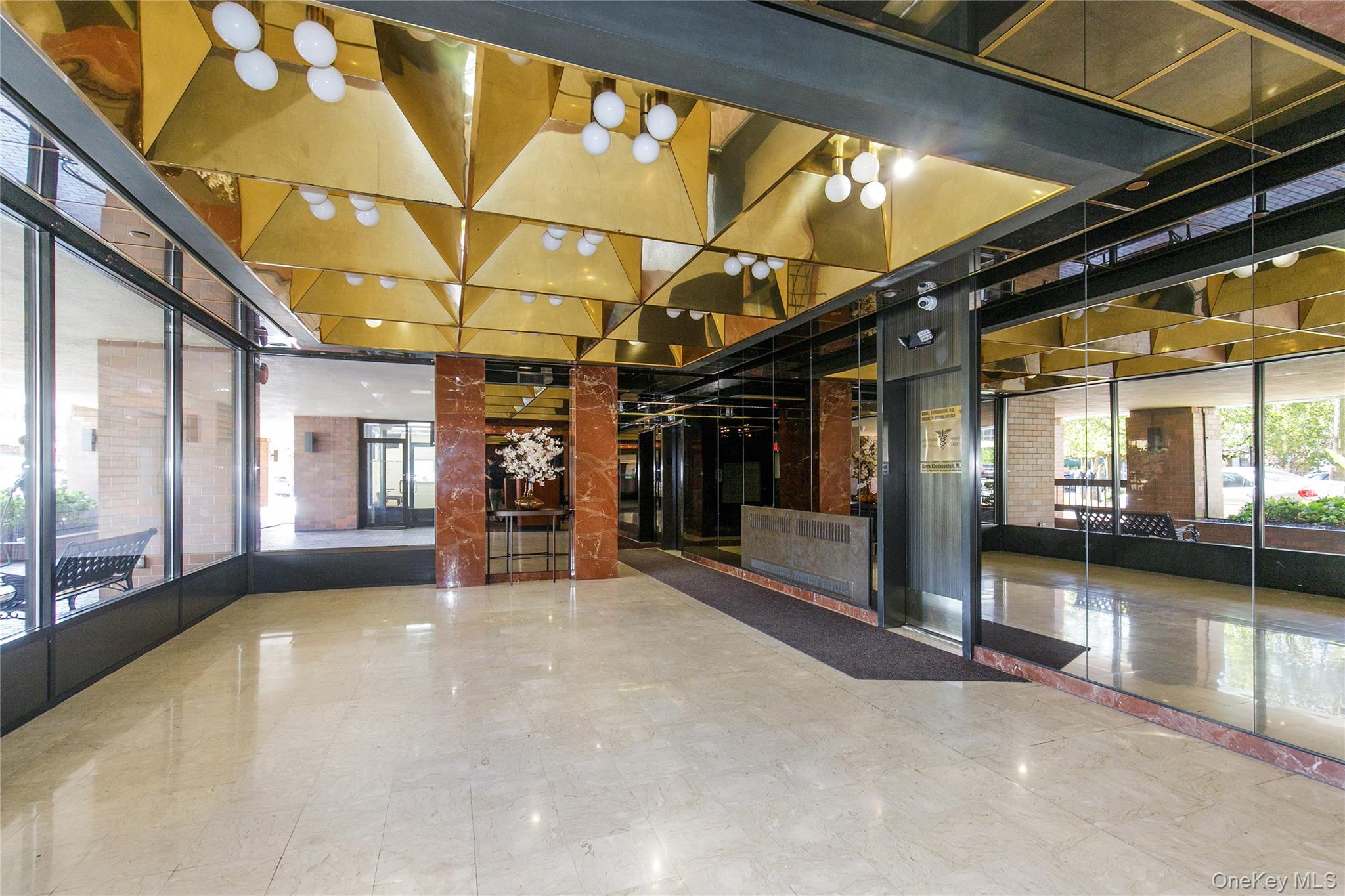 12 Bond Street # 5A, Great Neck, NY 11021