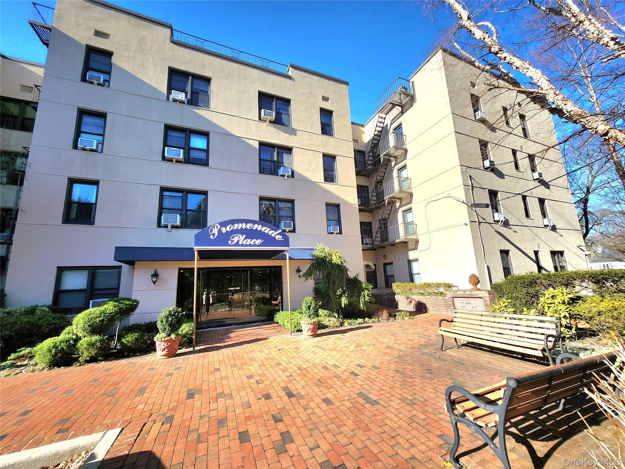 11 Wooleys Lane # 2E, Hempstead, NY 11023