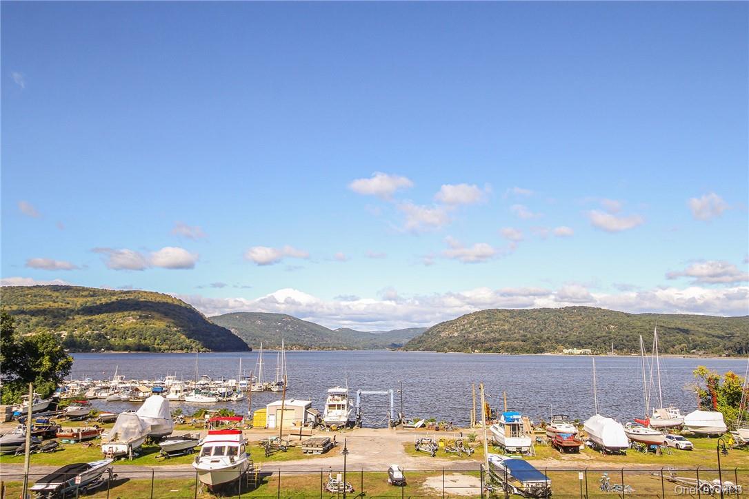 213 Waterside Close, Peekskill, NY 10566