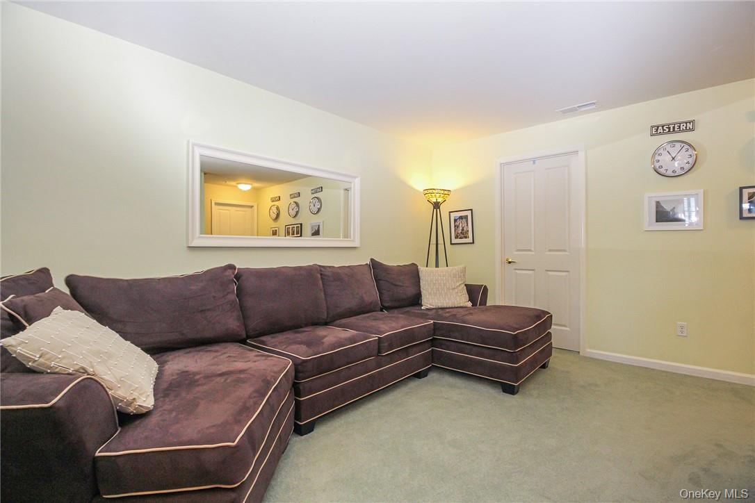 213 Waterside Close, Peekskill, NY 10566