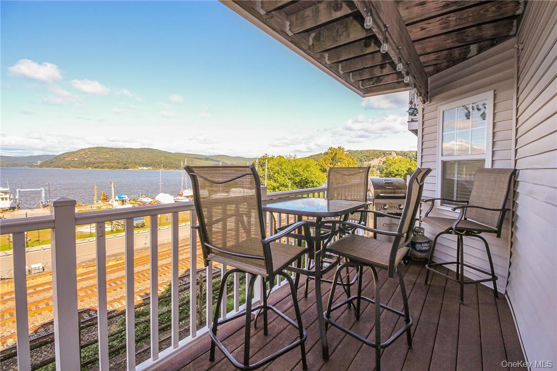 213 Waterside Close, Peekskill, NY 10566