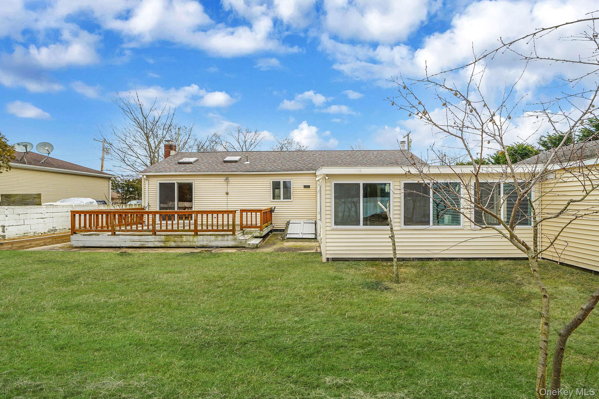 133 Royal Avenue, Flanders, NY 11901