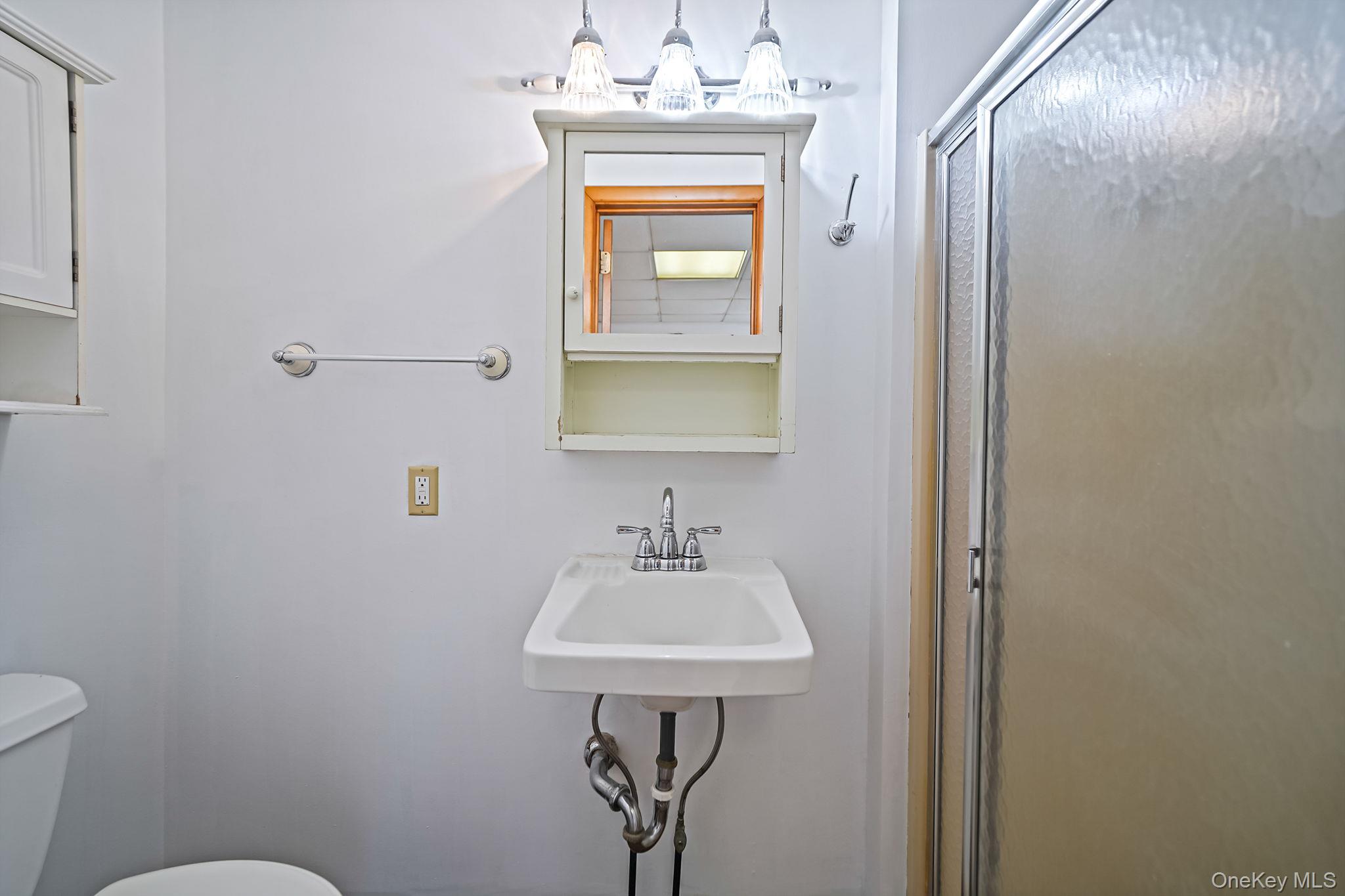 133 Royal Avenue, Flanders, NY 11901