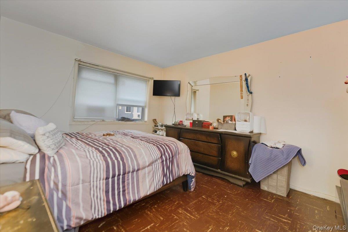 192 Huntington Avenue, Bronx, NY 10465