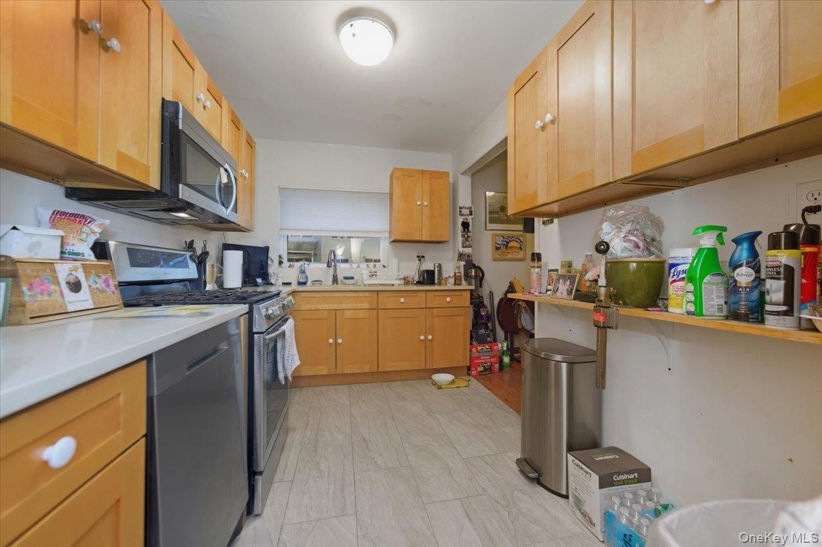 192 Huntington Avenue, Bronx, NY 10465