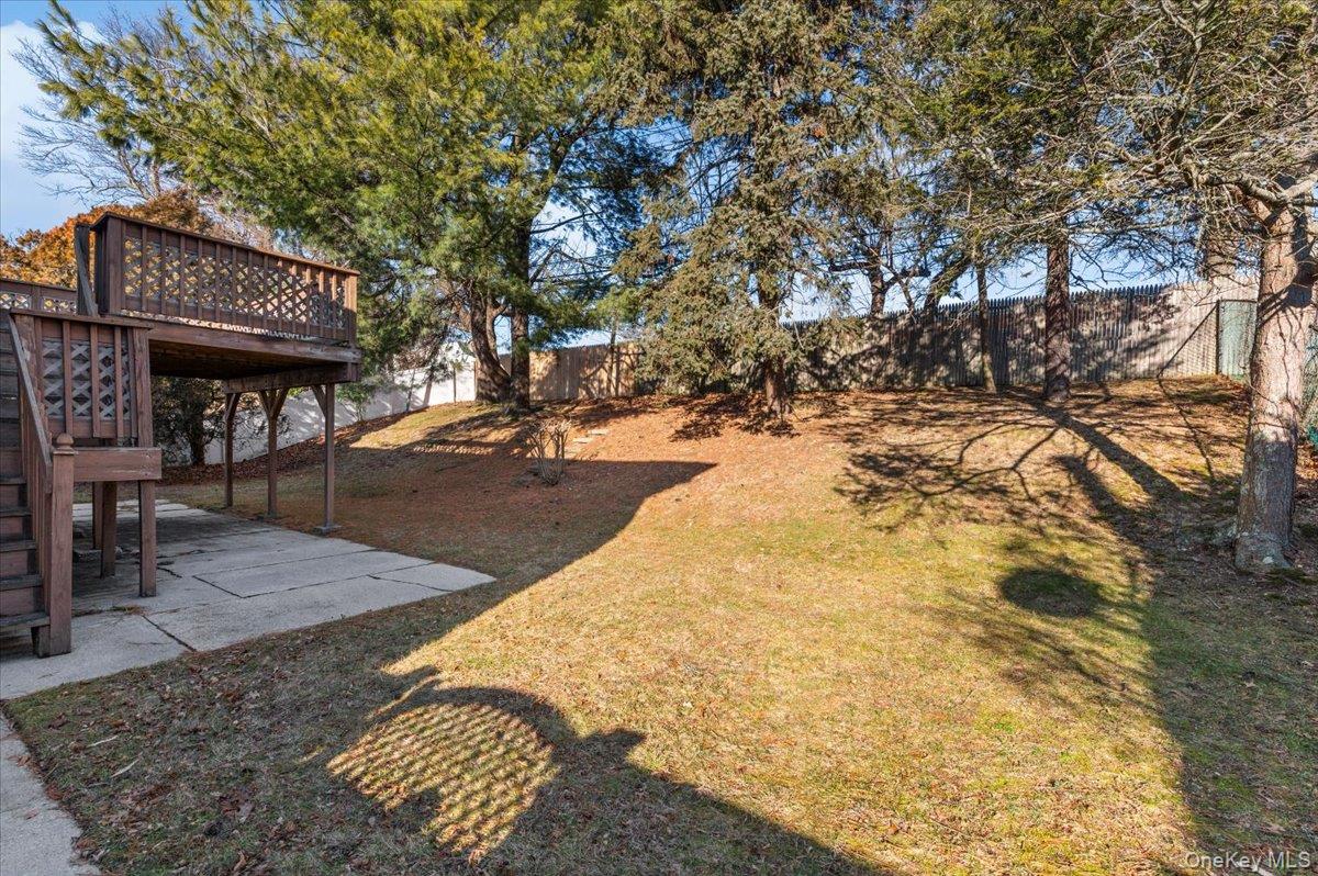 53 Beaumont Drive, Plainview, NY 11803