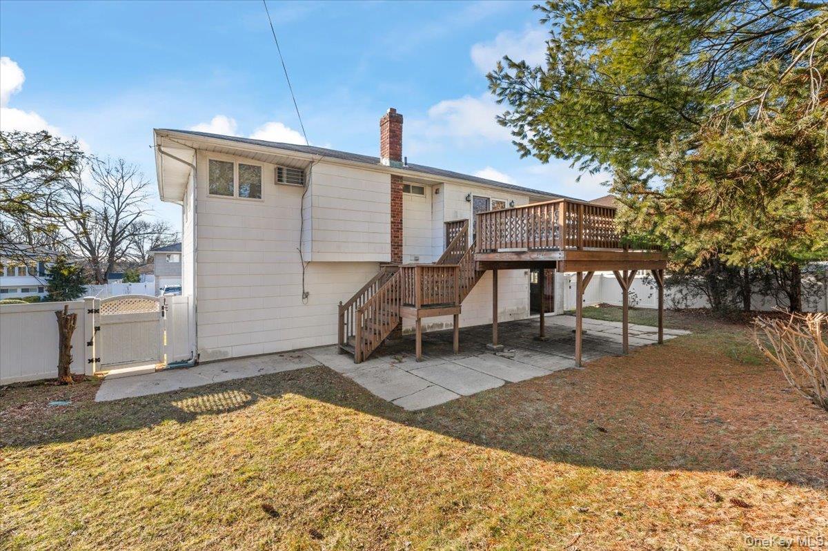 53 Beaumont Drive, Plainview, NY 11803