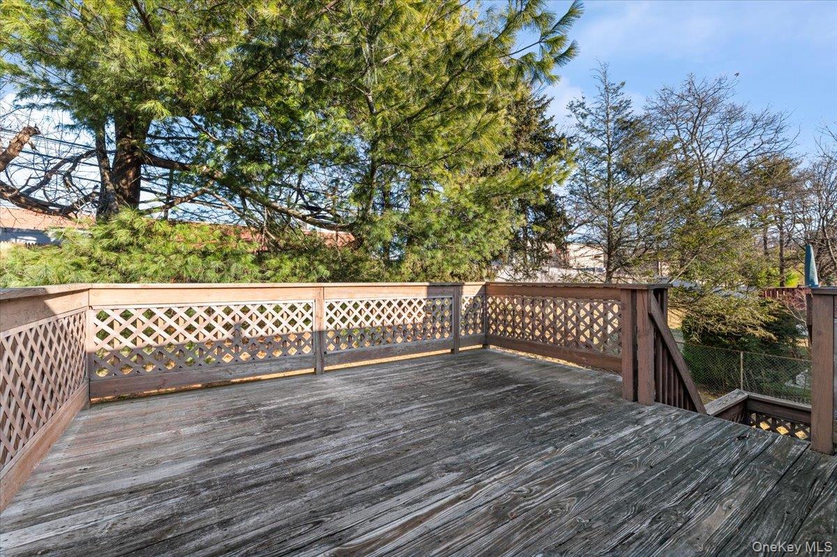 53 Beaumont Drive, Plainview, NY 11803