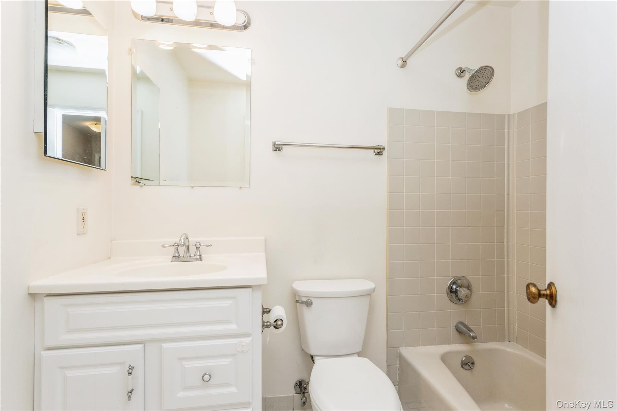 72 Foxwood Circle, Mount Kisco, NY 10549