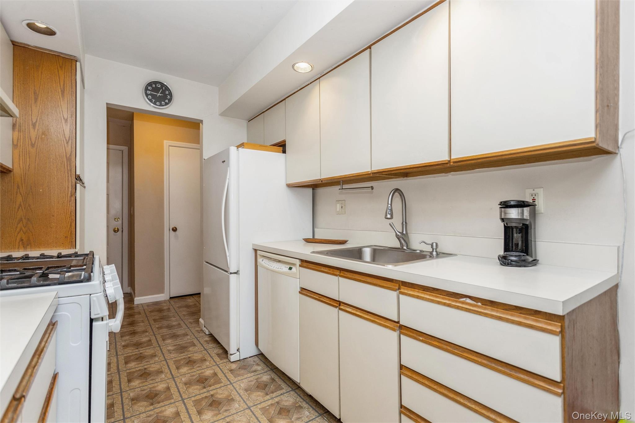 72 Foxwood Circle, Mount Kisco, NY 10549