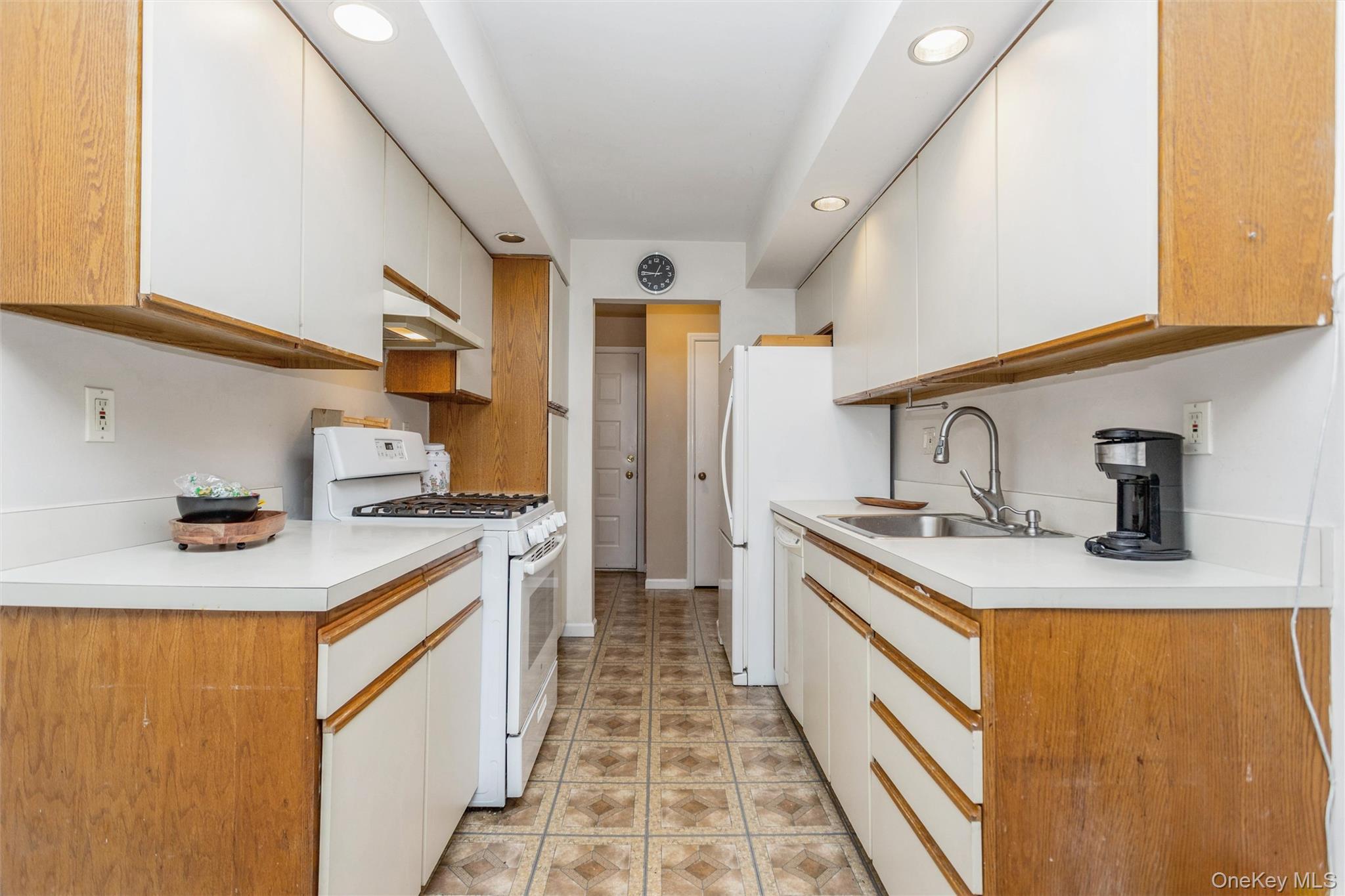 72 Foxwood Circle, Mount Kisco, NY 10549