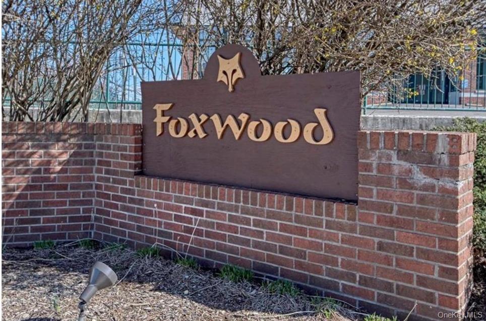 72 Foxwood Circle, Mount Kisco, NY 10549