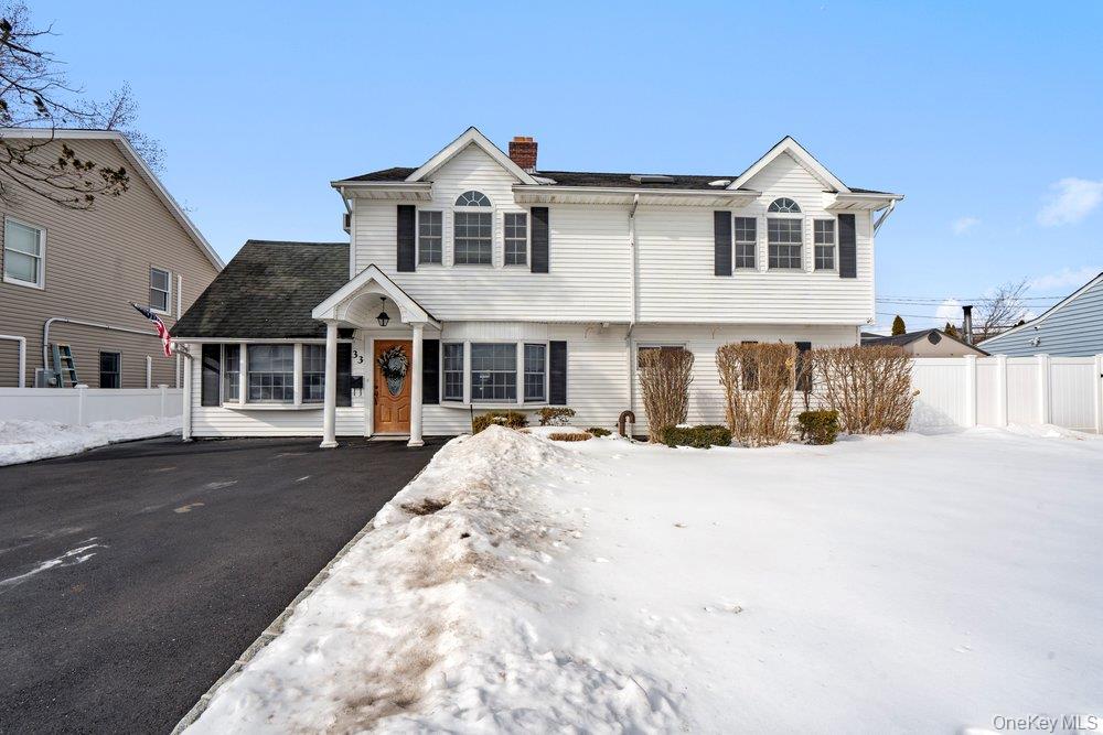 33 Skylark Lane, Levittown, NY 11756