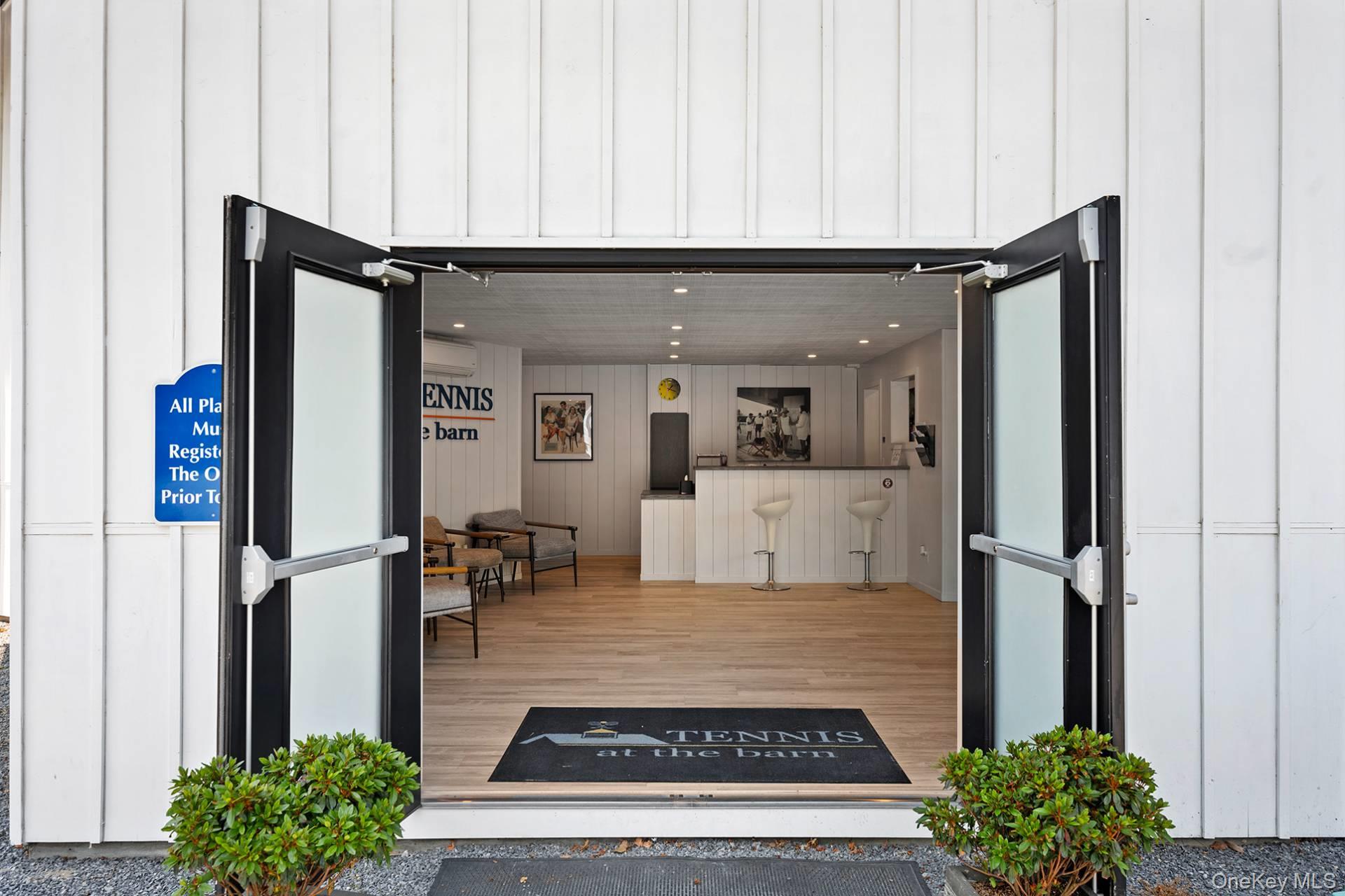 142 Montauk Highway, Westhampton, NY 11977