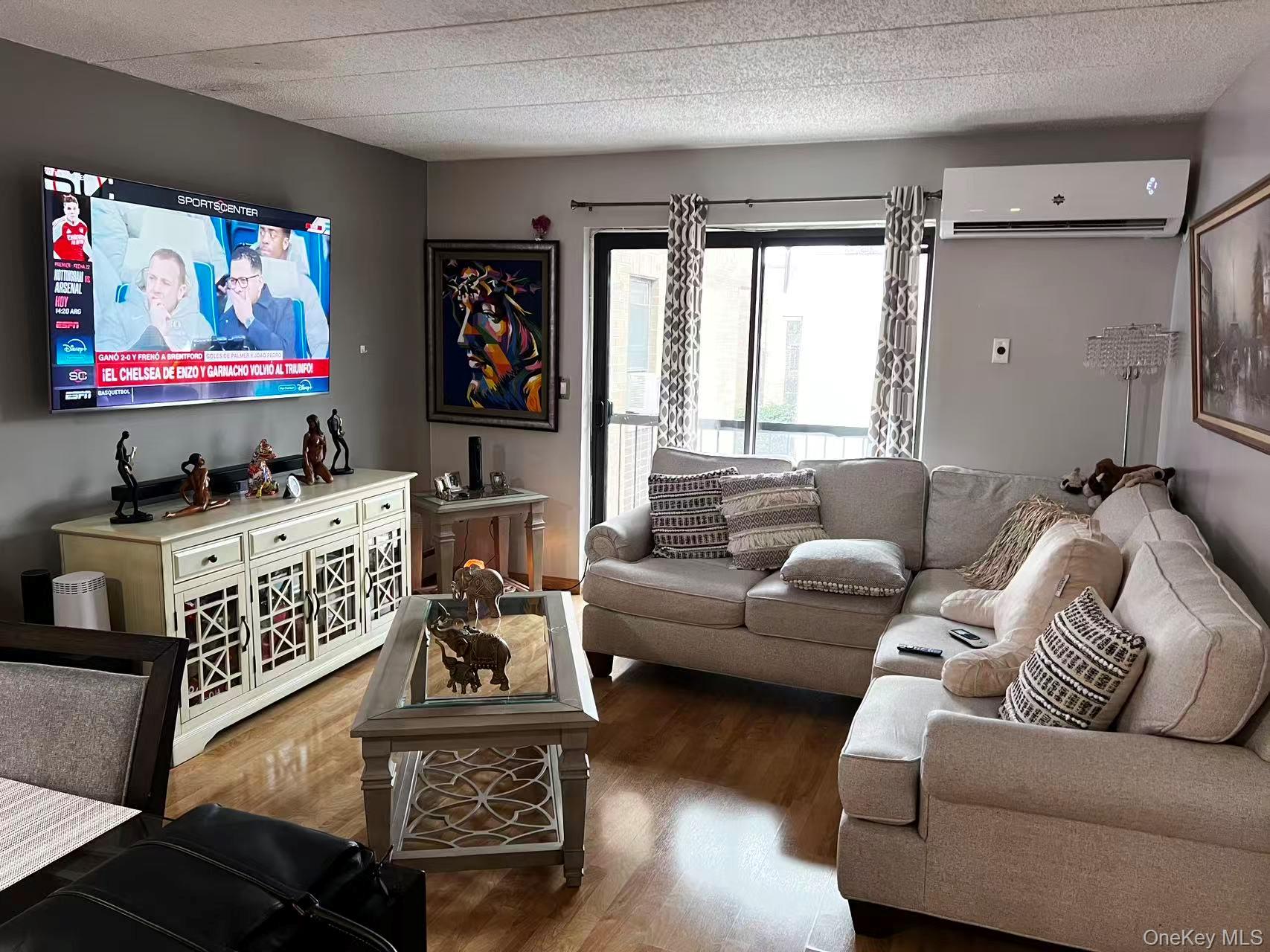 75-22 Parsons Boulevard # D3, Fresh Meadows, NY 11366