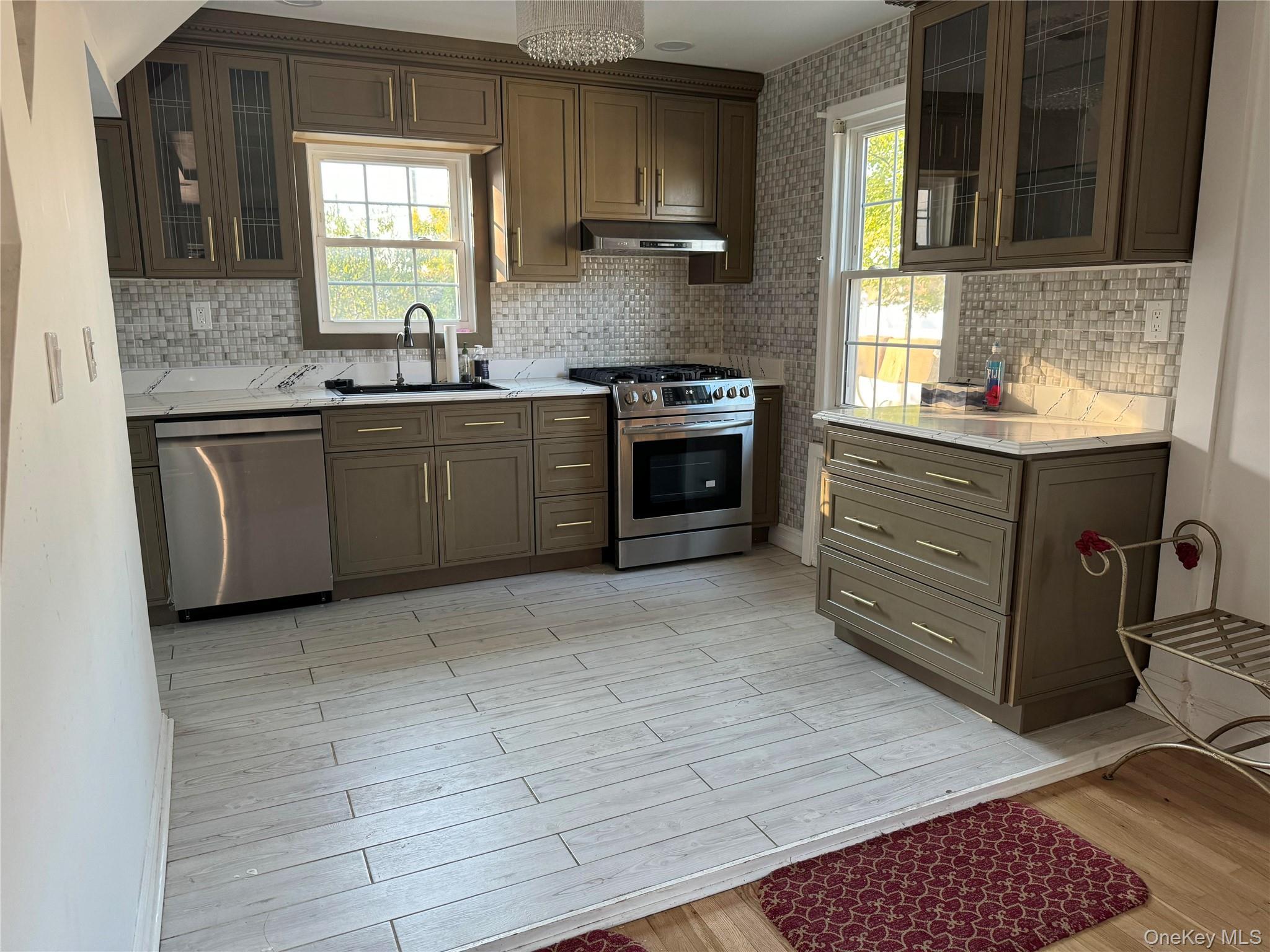 25 Grand Street, Elmont, NY 11003