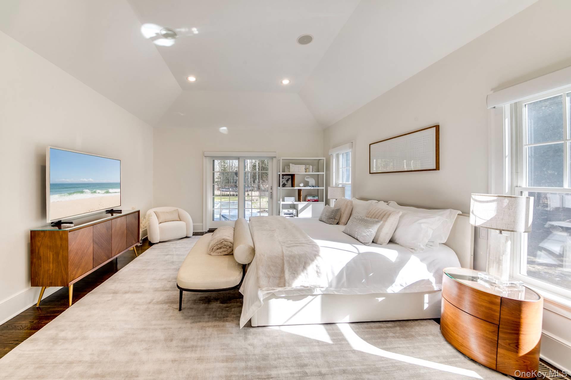 14 Noelles Lane, East Hampton, NY 11937