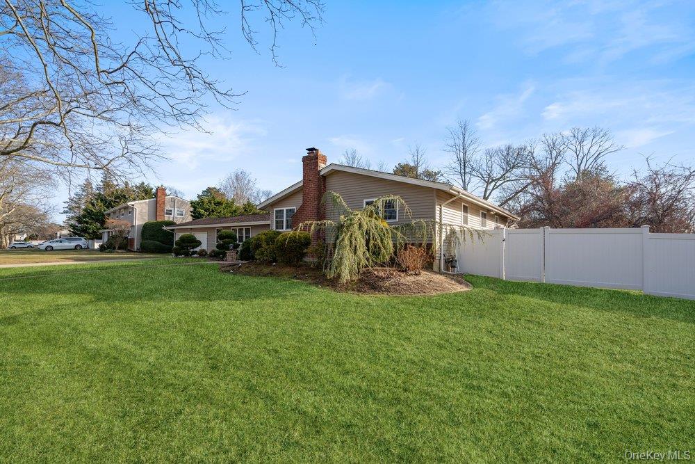 11 Cedar Crest Drive, Dix Hills, NY 11746