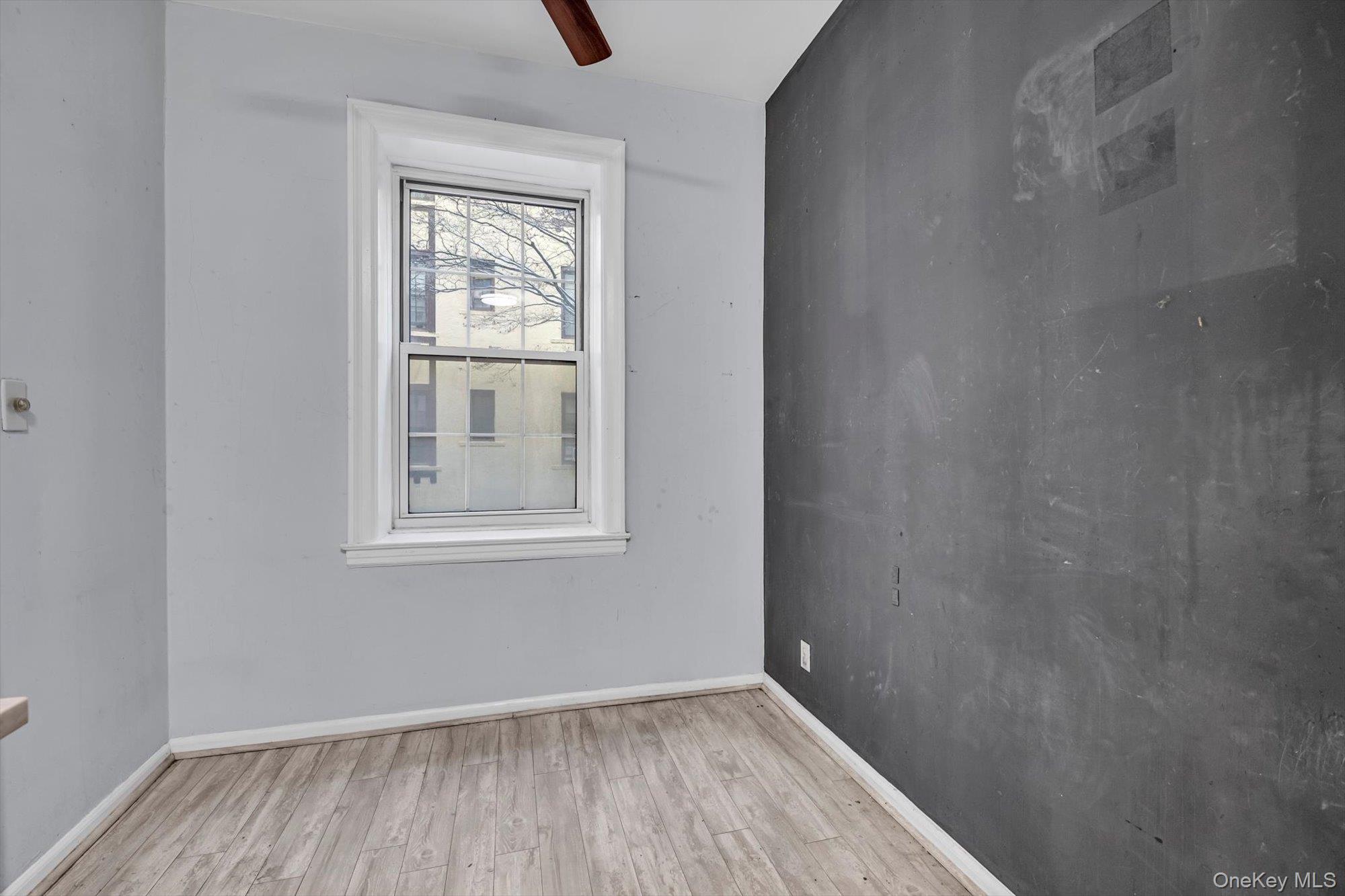 4 Maple Dr # 1J, Great Neck, NY 11021