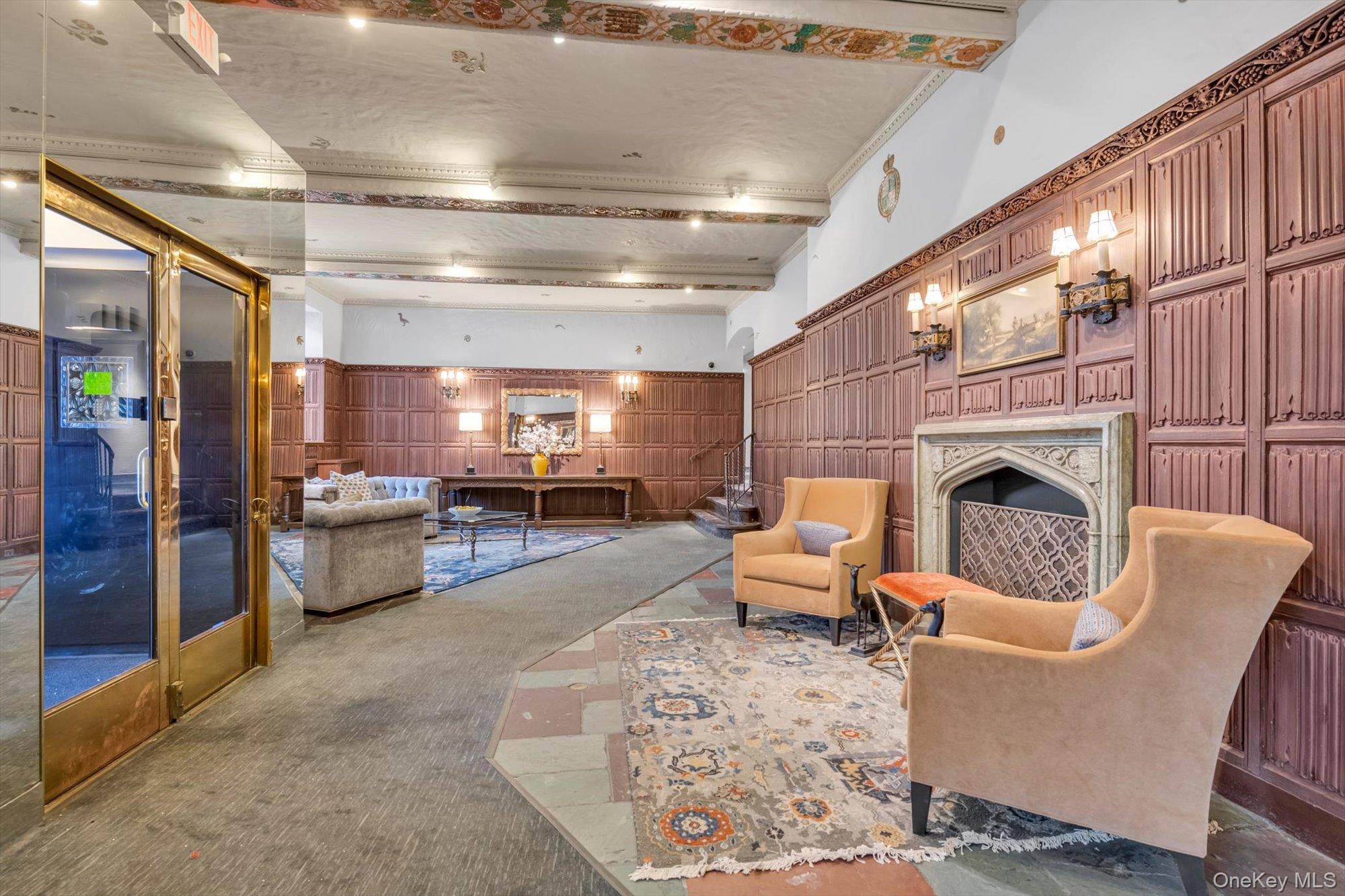 4 Maple Dr # 1J, Great Neck, NY 11021