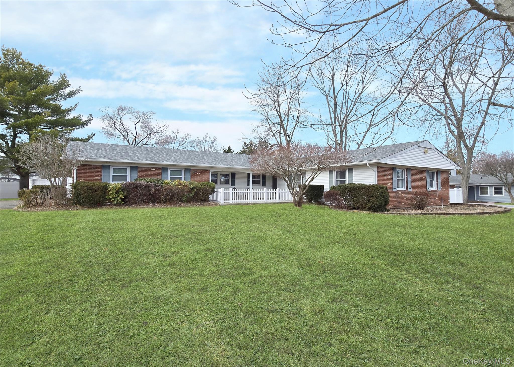 33 Segatogue Lane, South Setauket, NY 11720