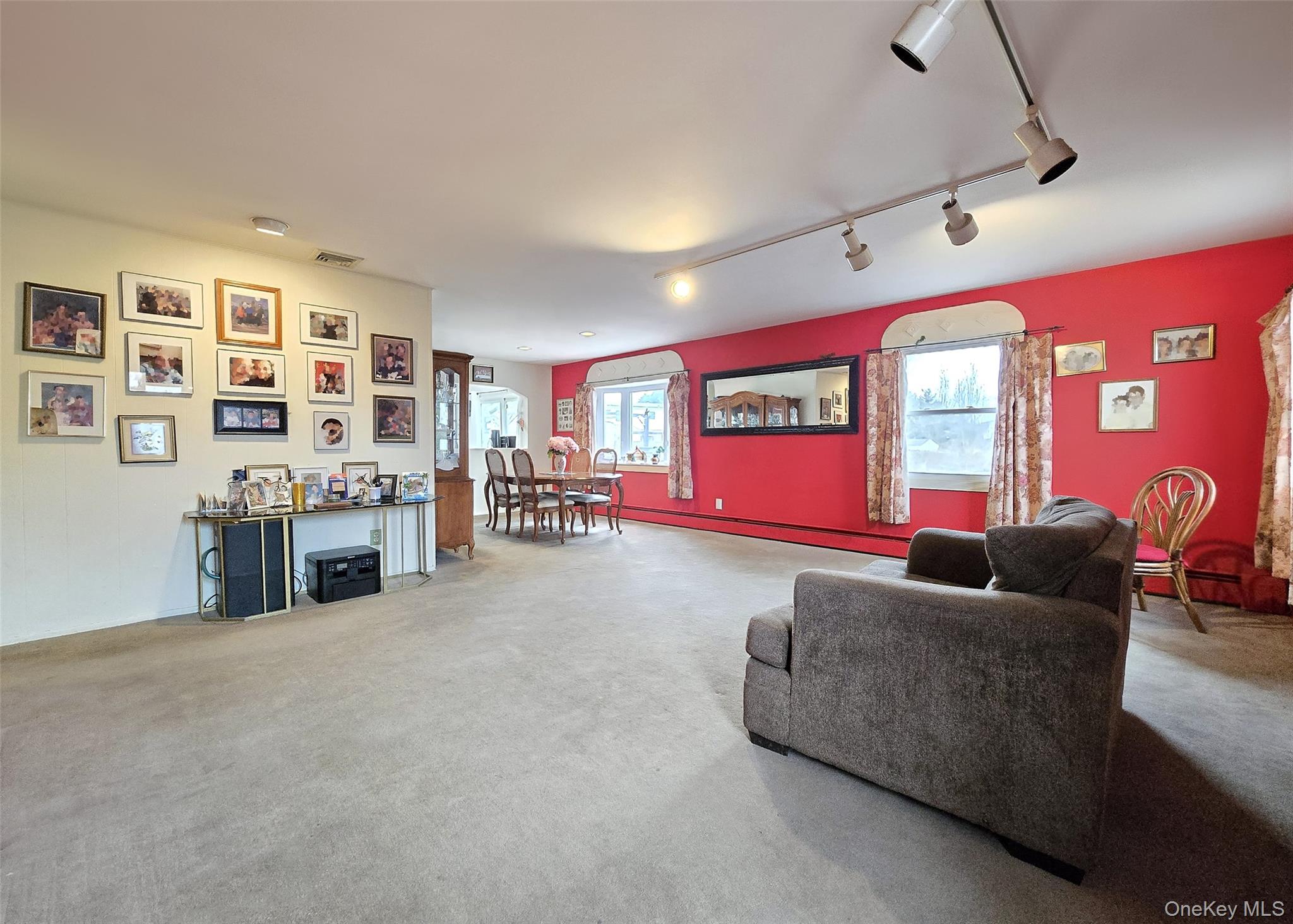 33 Segatogue Lane, South Setauket, NY 11720