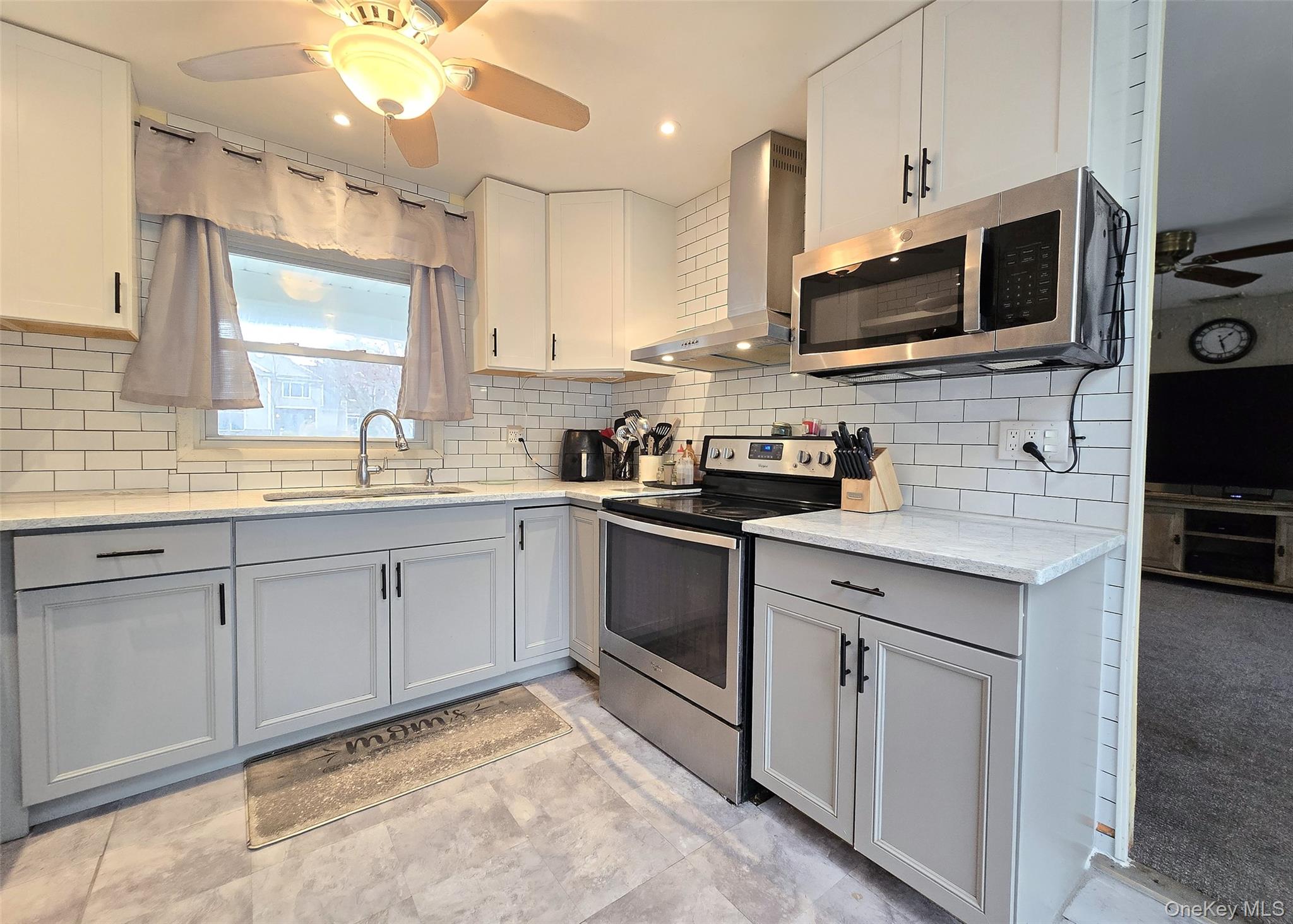 33 Segatogue Lane, South Setauket, NY 11720