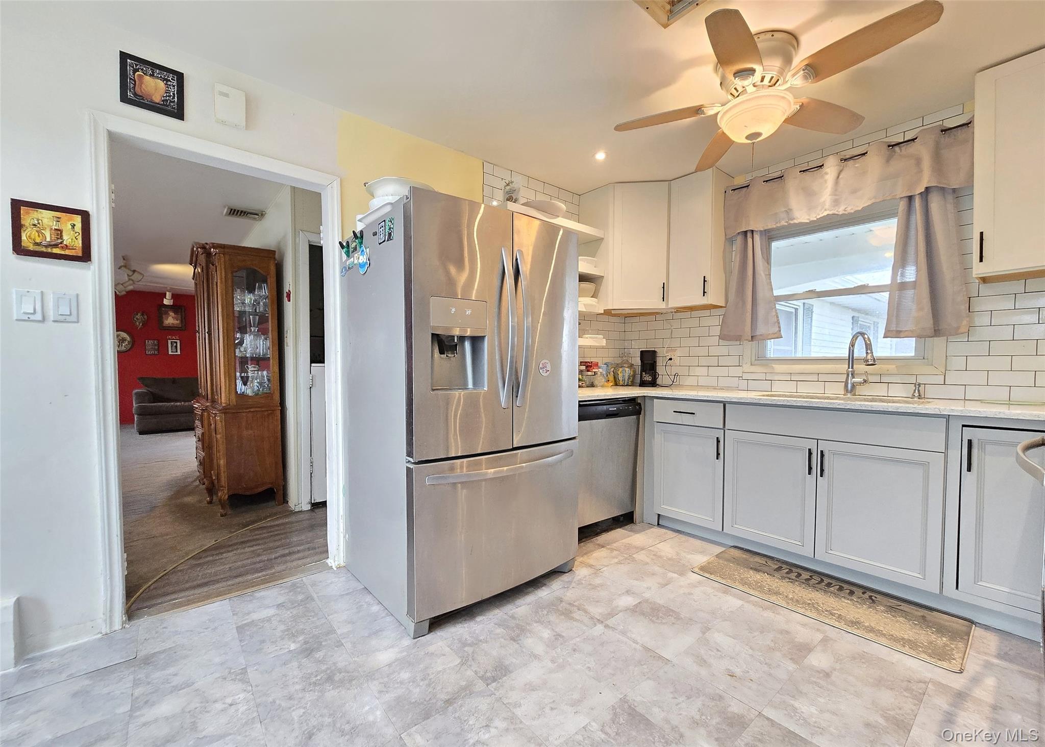 33 Segatogue Lane, South Setauket, NY 11720