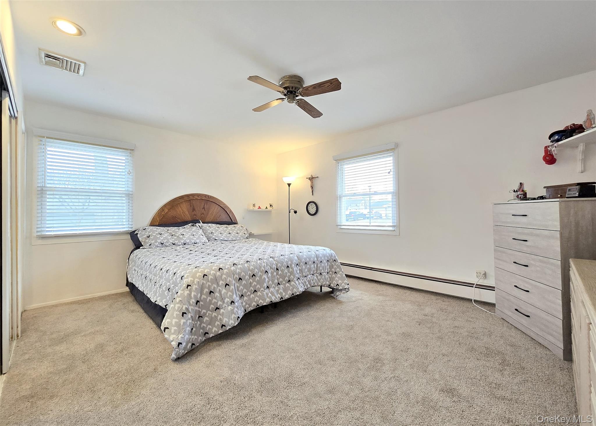 33 Segatogue Lane, South Setauket, NY 11720