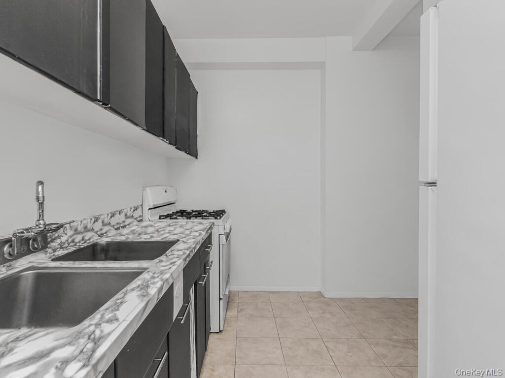 8 Fordham Hill Oval # 3D, Bronx, NY 10468