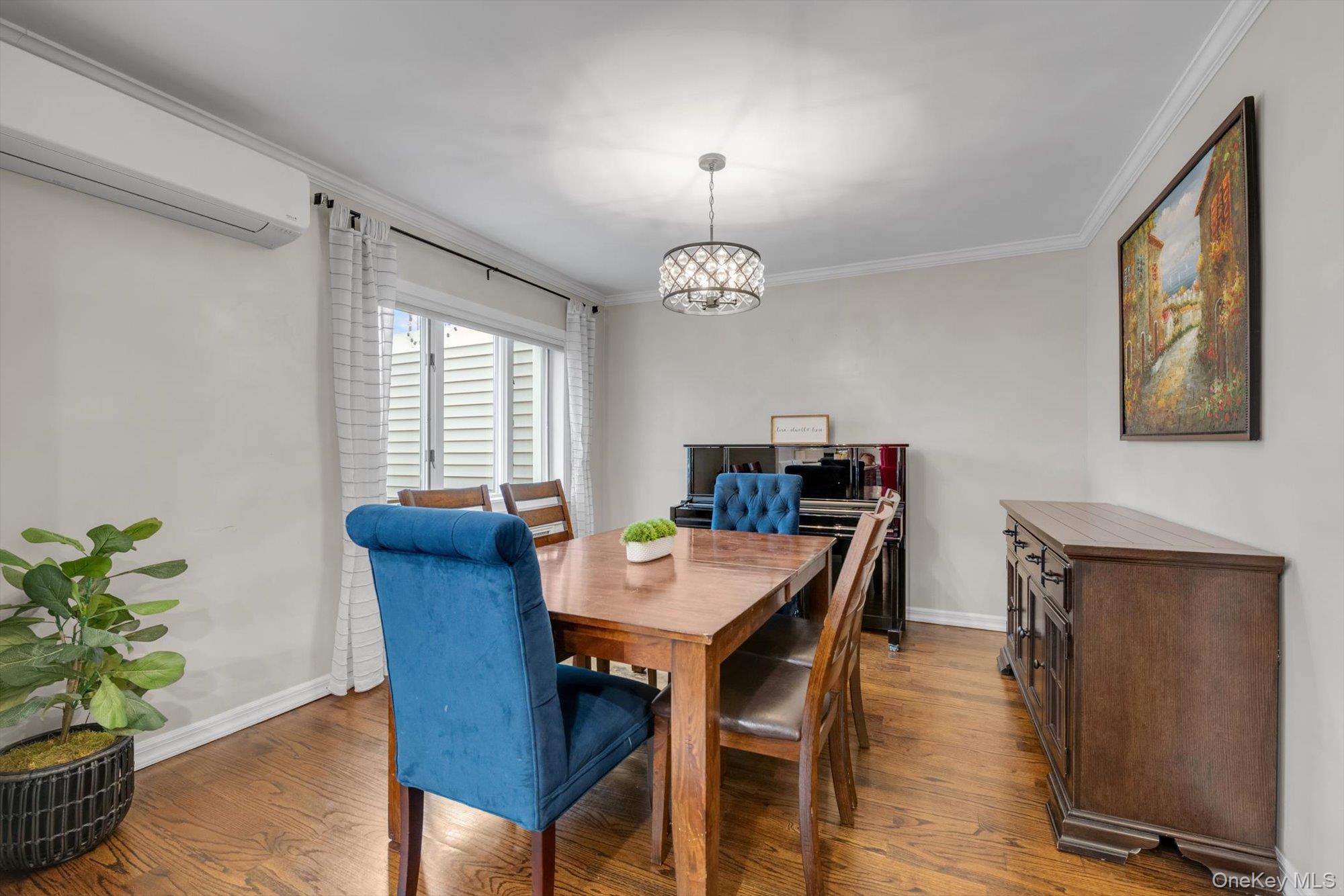 39 Corwin Avenue, New Hyde Park, NY 11040