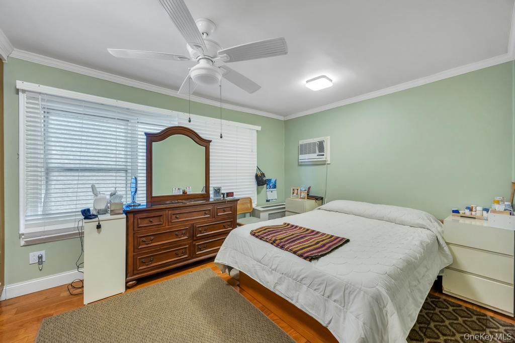 91-16 196th Street, Hollis, NY 11423