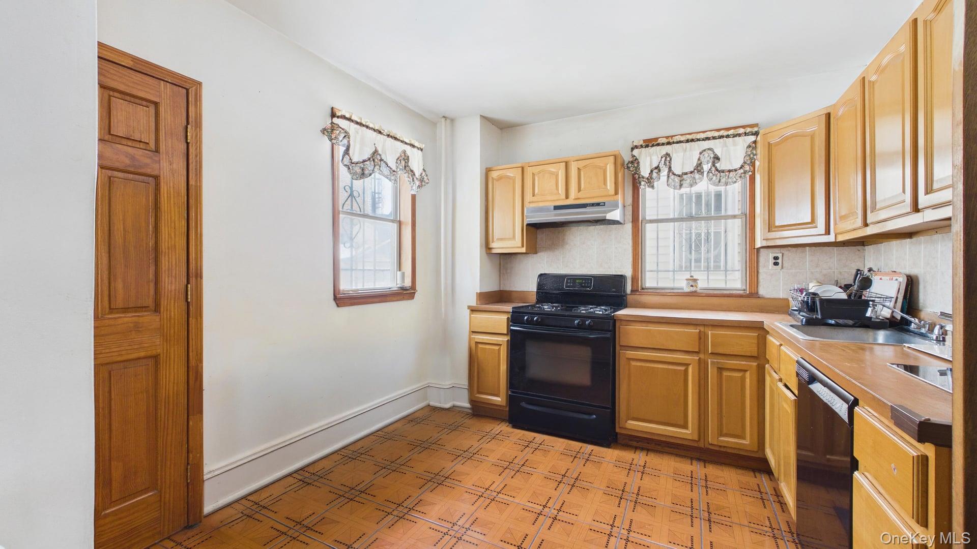 4711 88th Street, Elmhurst, NY 11373