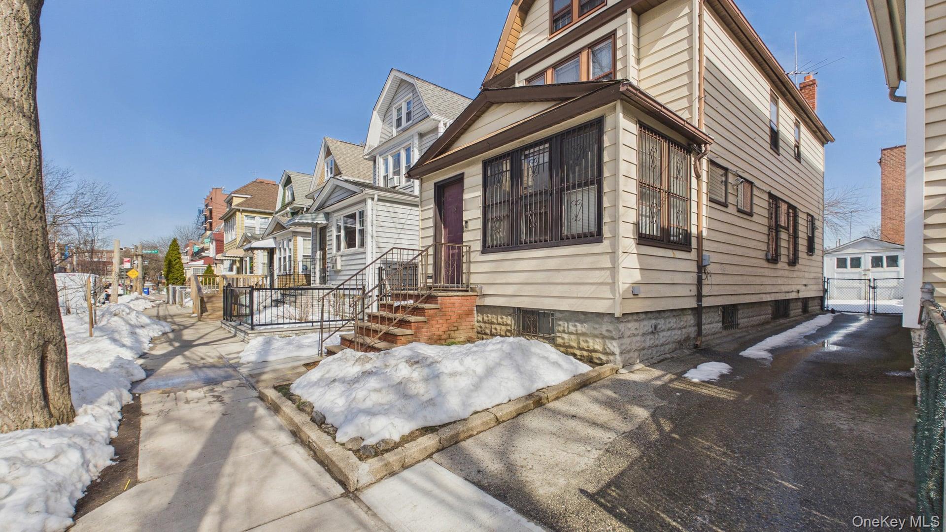 4711 88th Street, Elmhurst, NY 11373