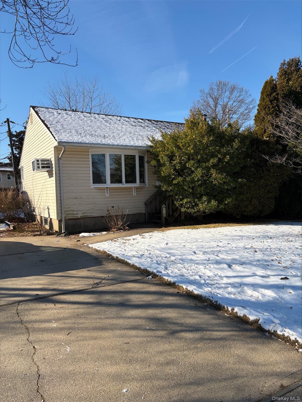 5 Gail Drive N, Massapequa, NY 11758