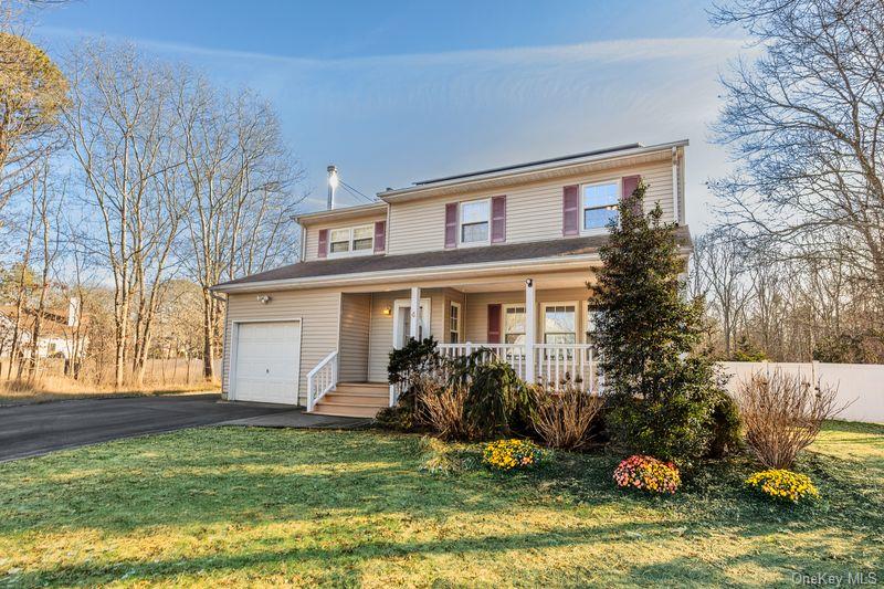 4 Sheila Court, Manorville, NY 11949