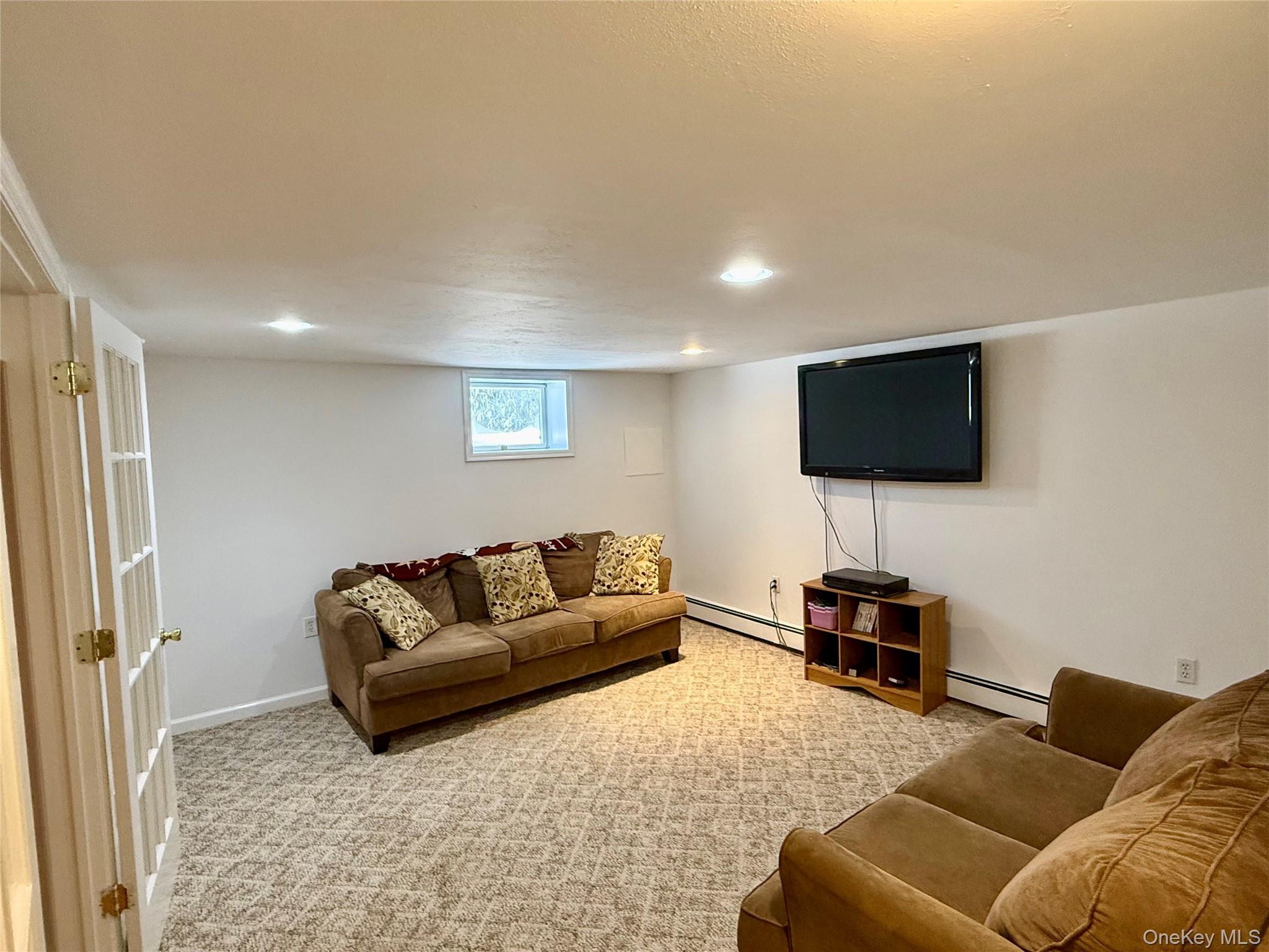 4 Sheila Court, Manorville, NY 11949