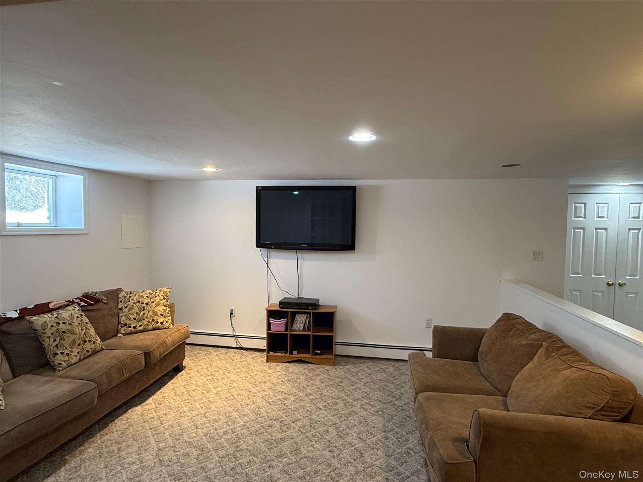 4 Sheila Court, Manorville, NY 11949