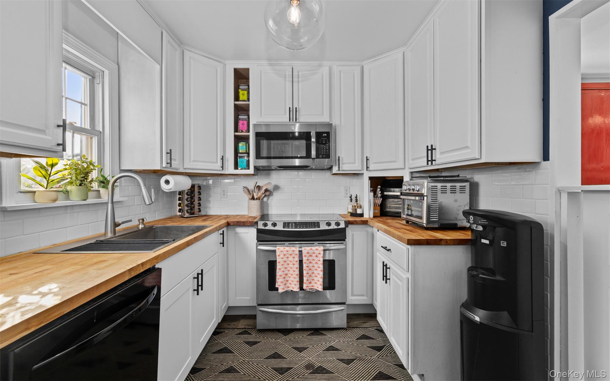 194 W Neck Road, Huntington, NY 11743