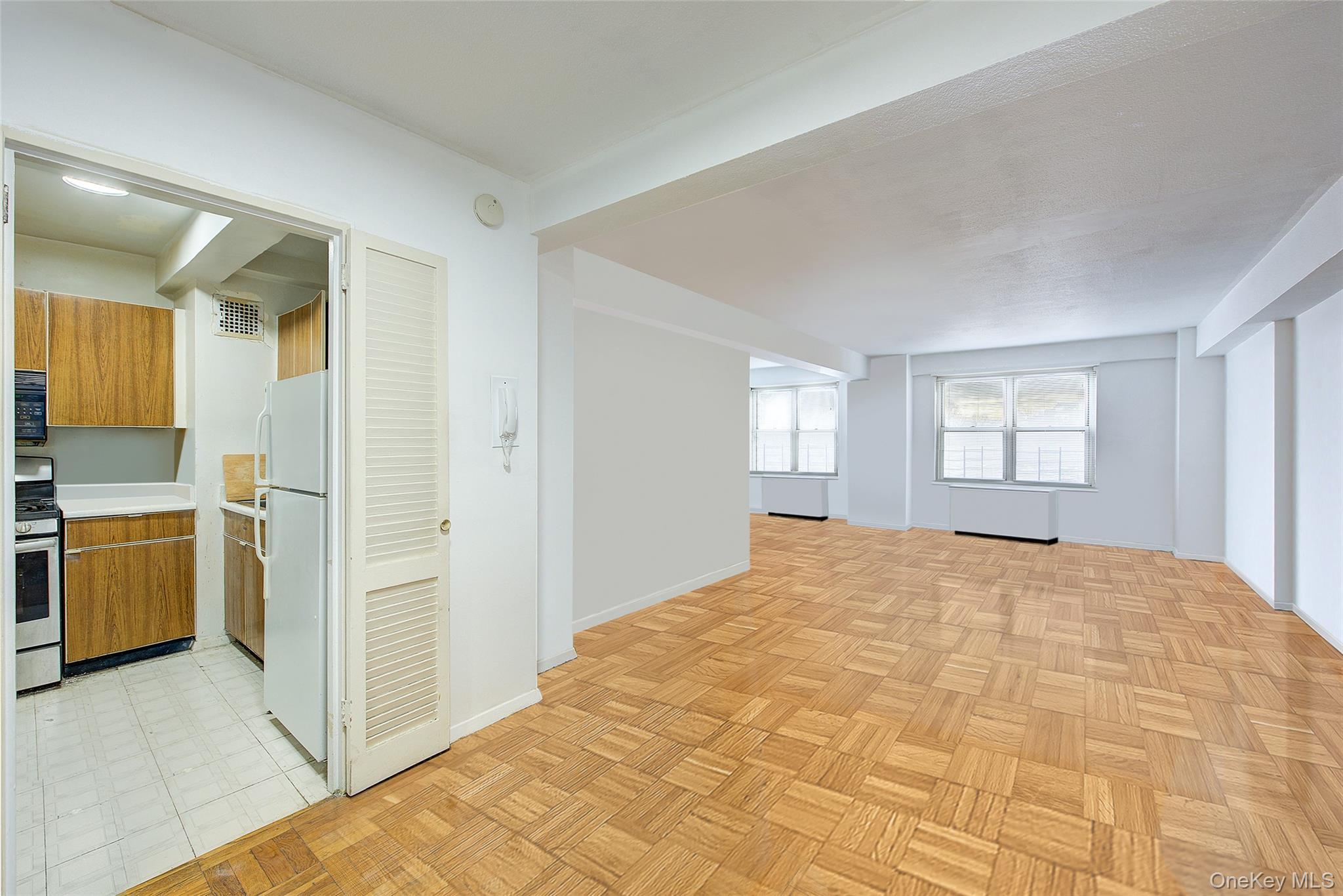 107-40 Queens Boulevard # 4M, Forest Hills, NY 11375