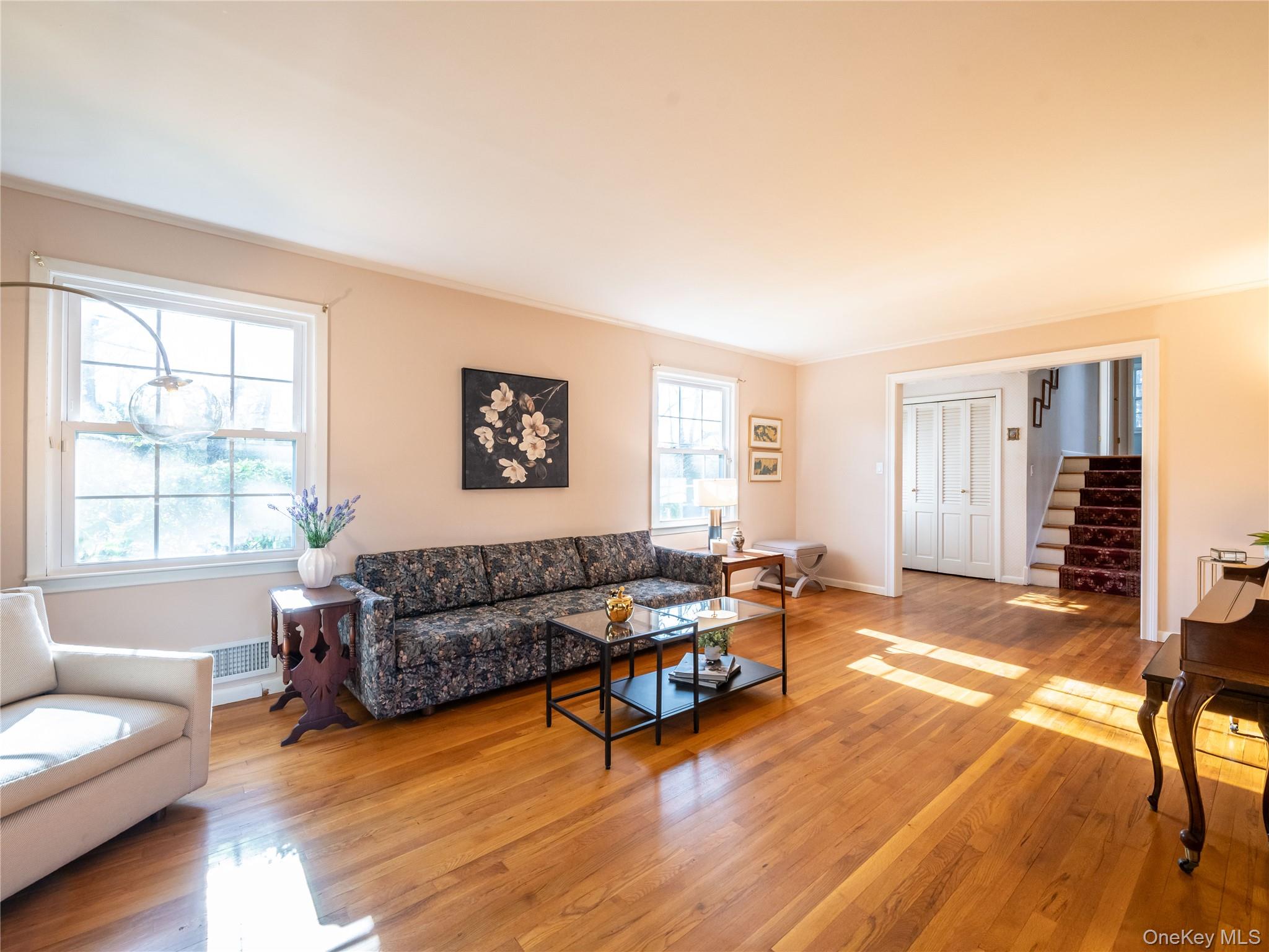 427 Ryder Road, Manhasset, NY 11030