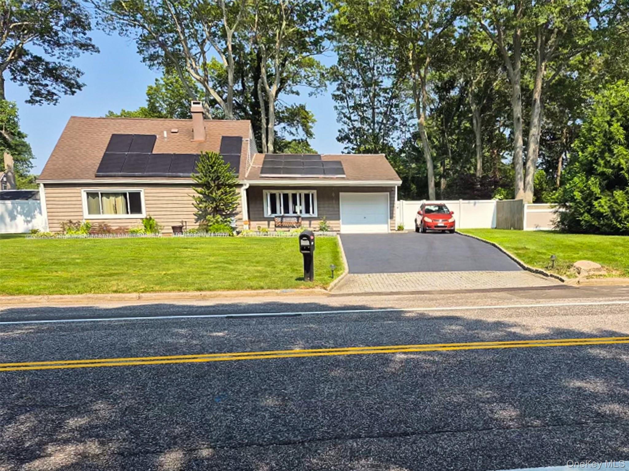 1039 Sipp Avenue, Medford, NY 11763