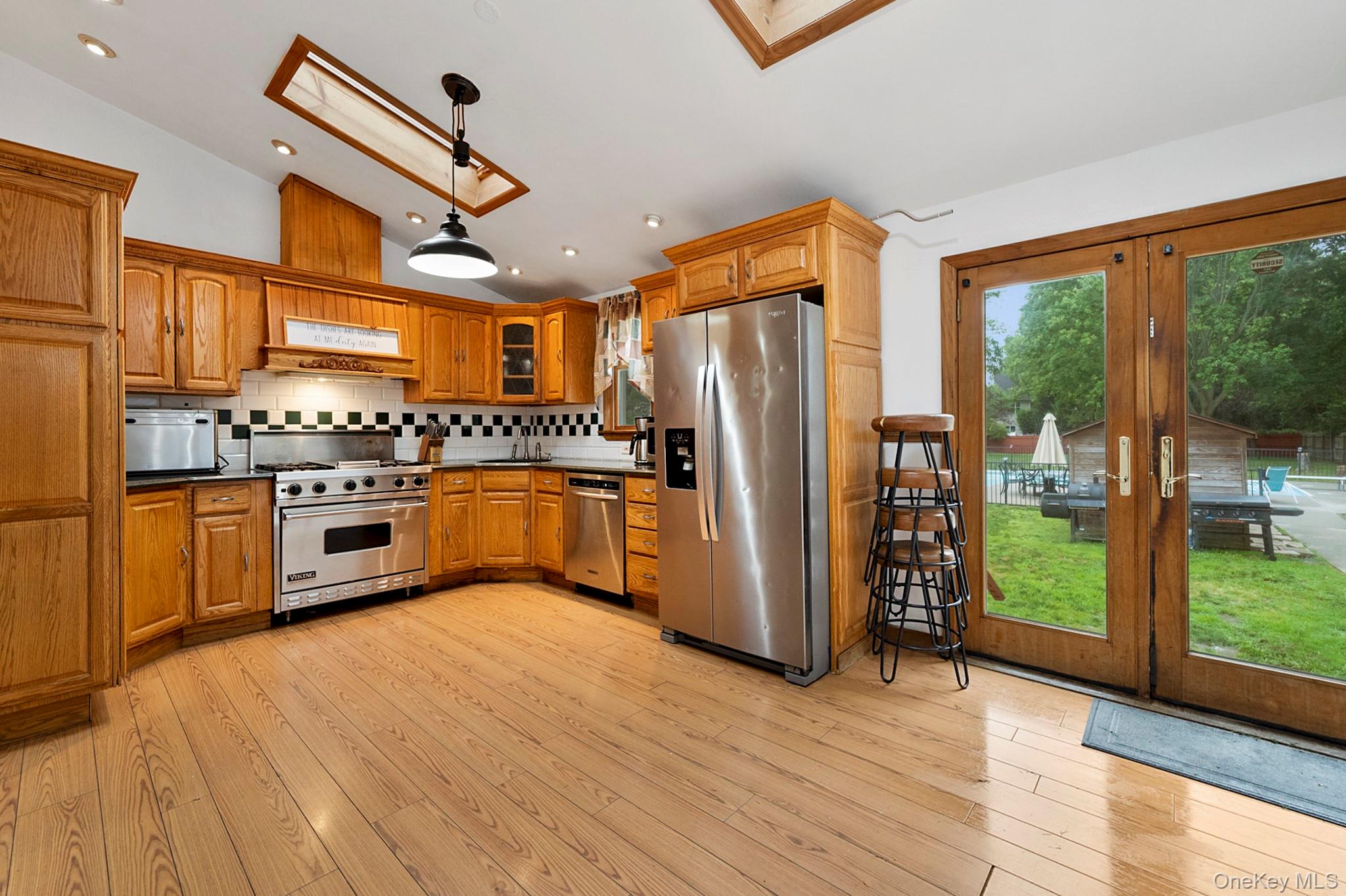 824 Lincoln Avenue, Bohemia, NY 11716