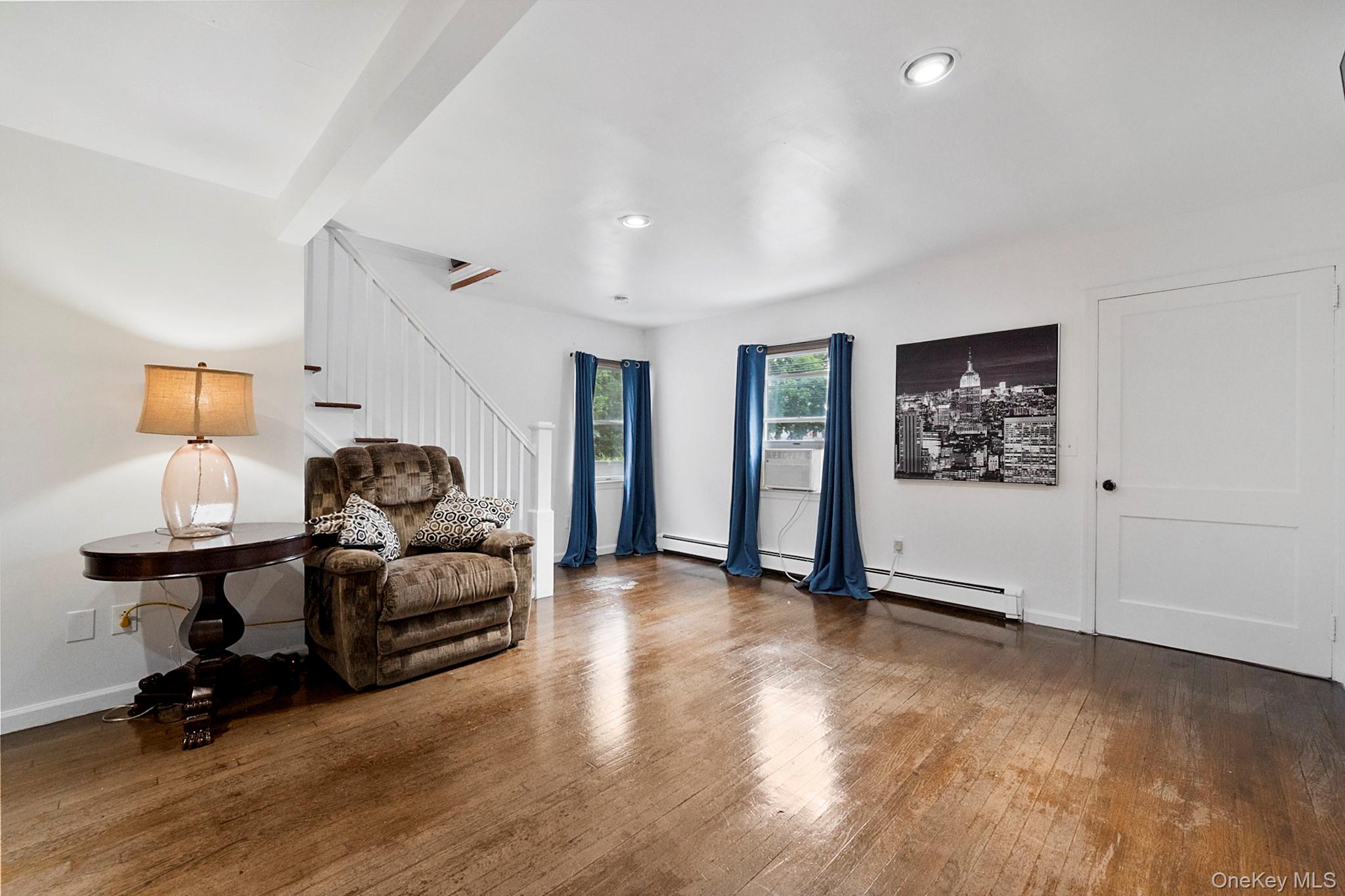 824 Lincoln Avenue, Bohemia, NY 11716