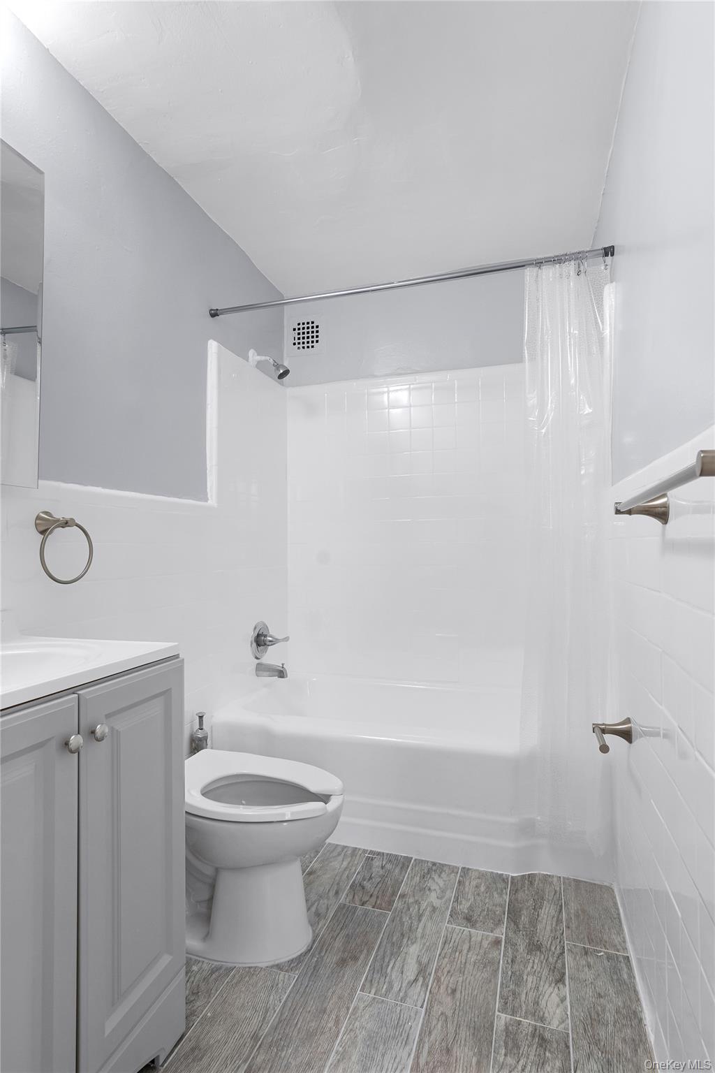 5015 39th Street # 1F, Sunnyside, NY 11104