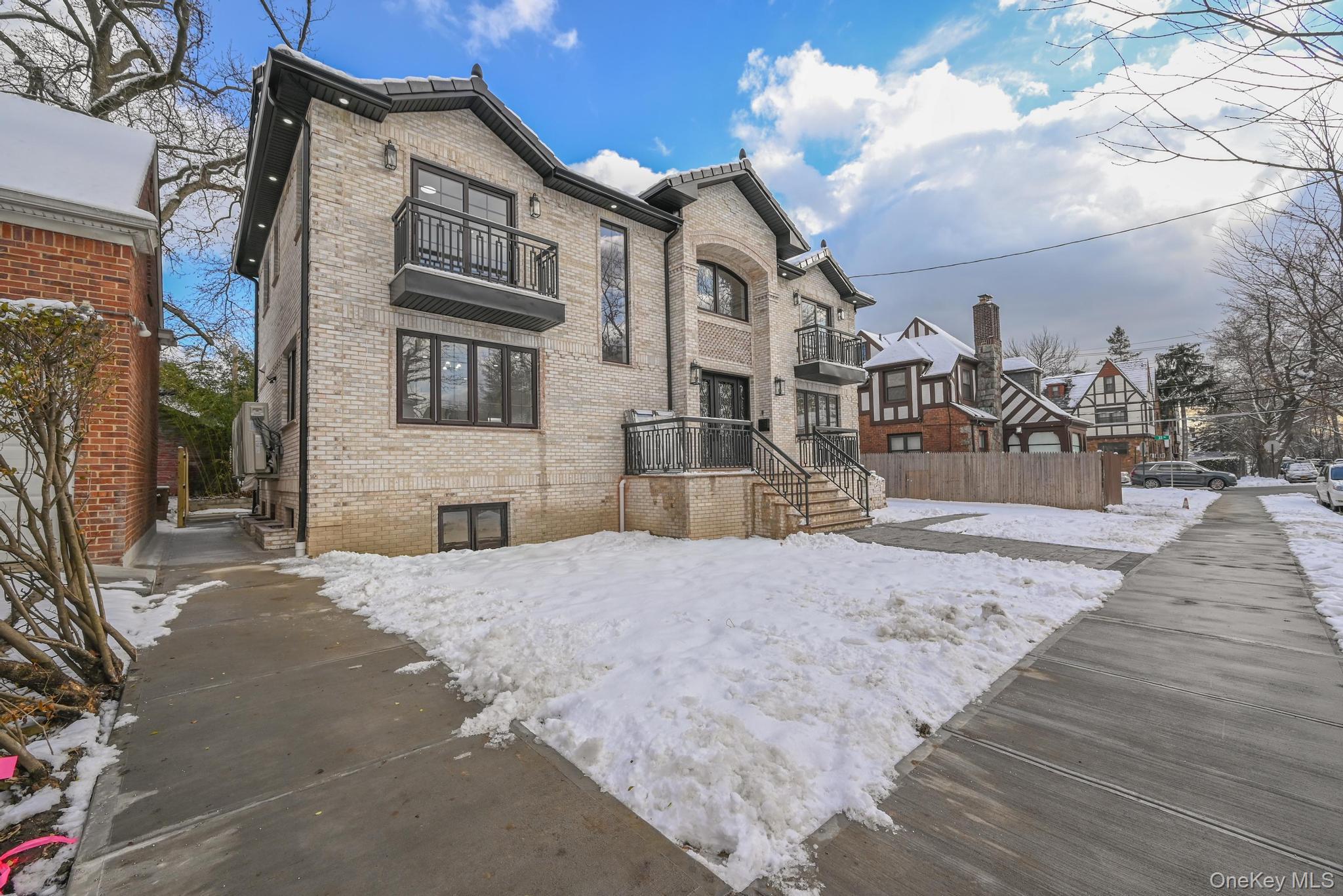 32-35 164th Street, Flushing, NY 11358