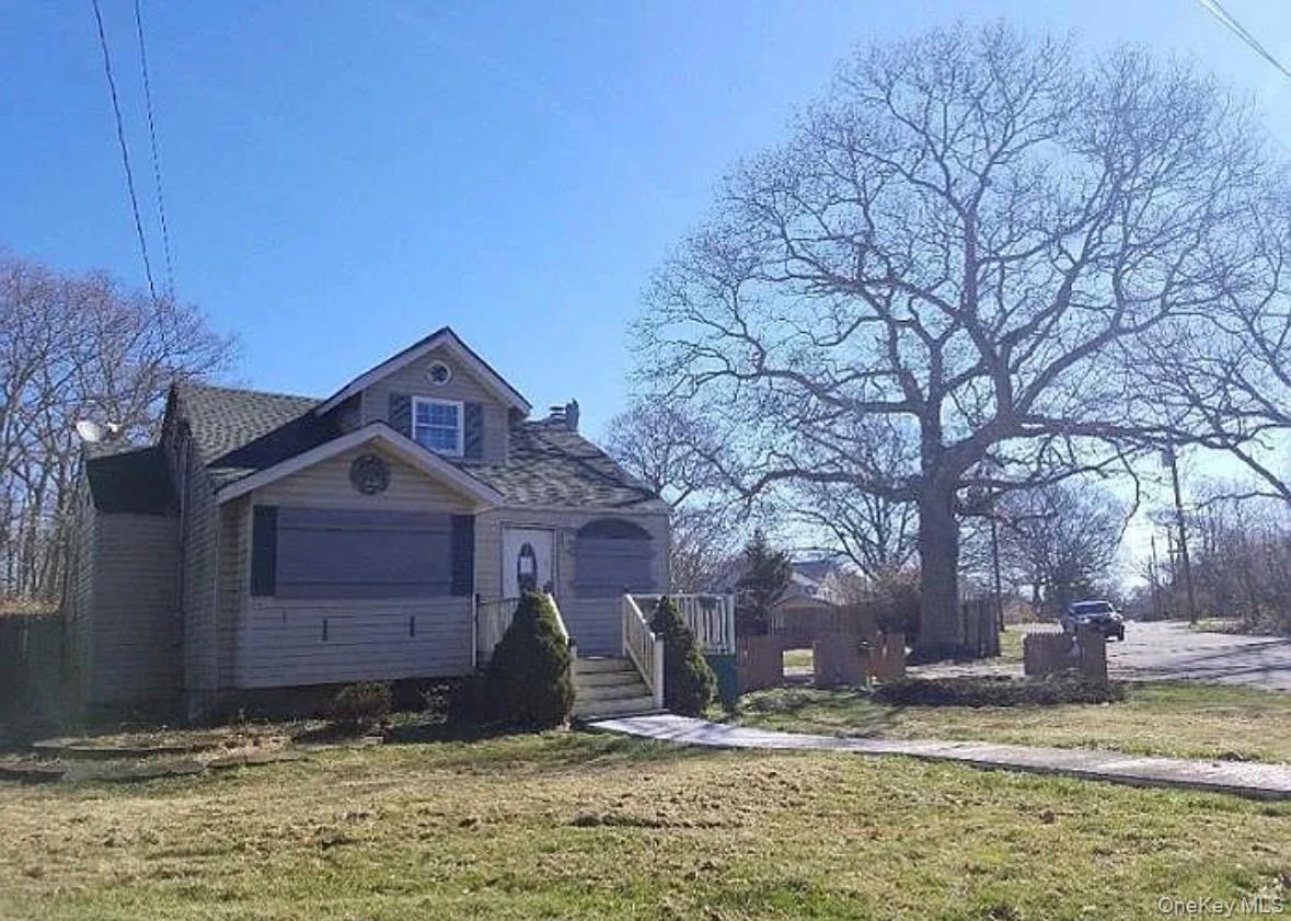 29 Johns Neck Road, Shirley, NY 11967