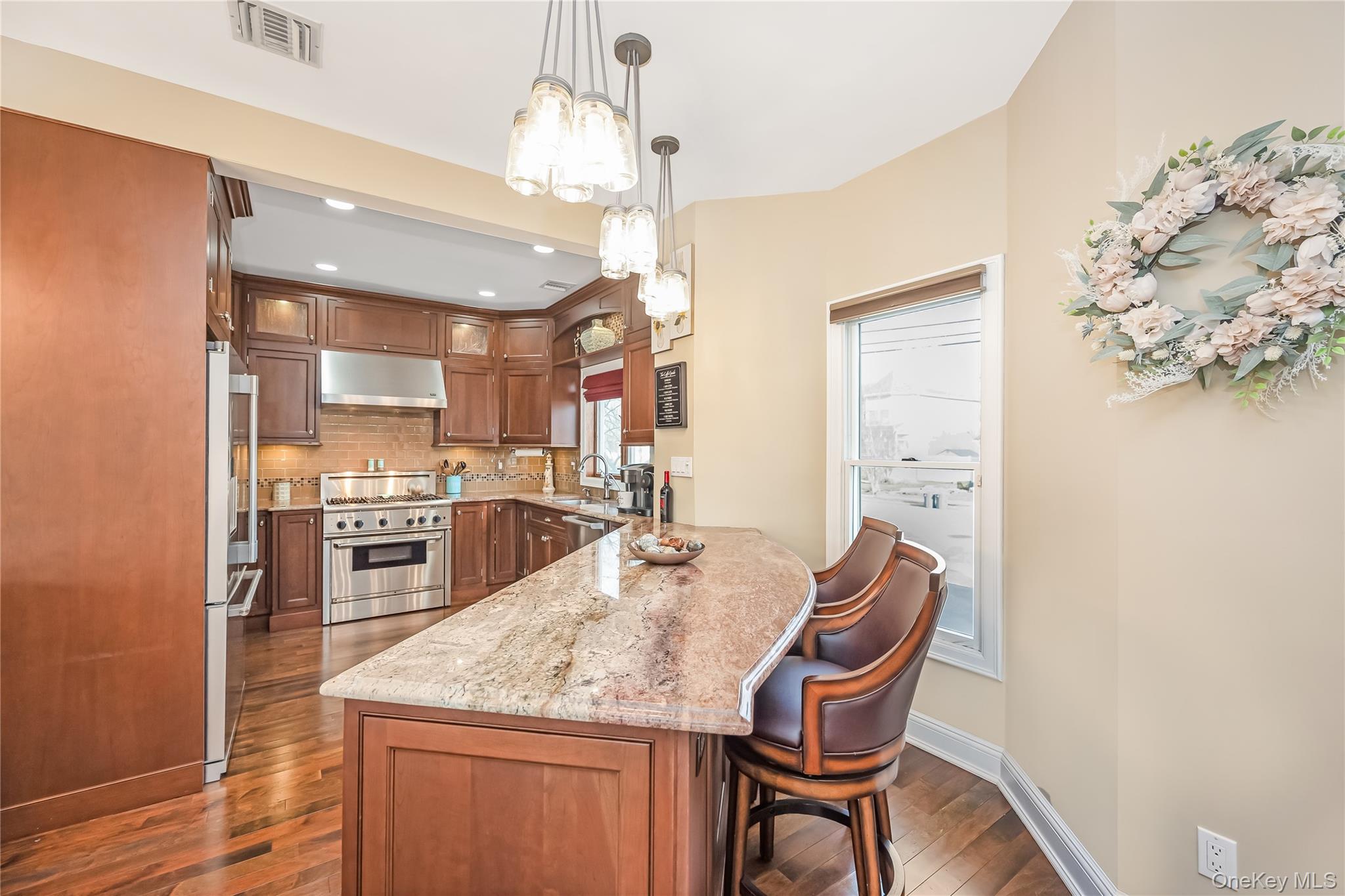 120 Neptune Place, Massapequa, NY 11758